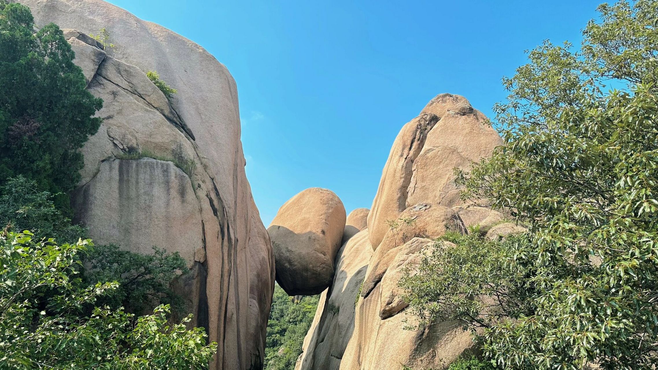 嵖岈山一日游 十二点多抵达景区 景区南门口就有停车场9315 离