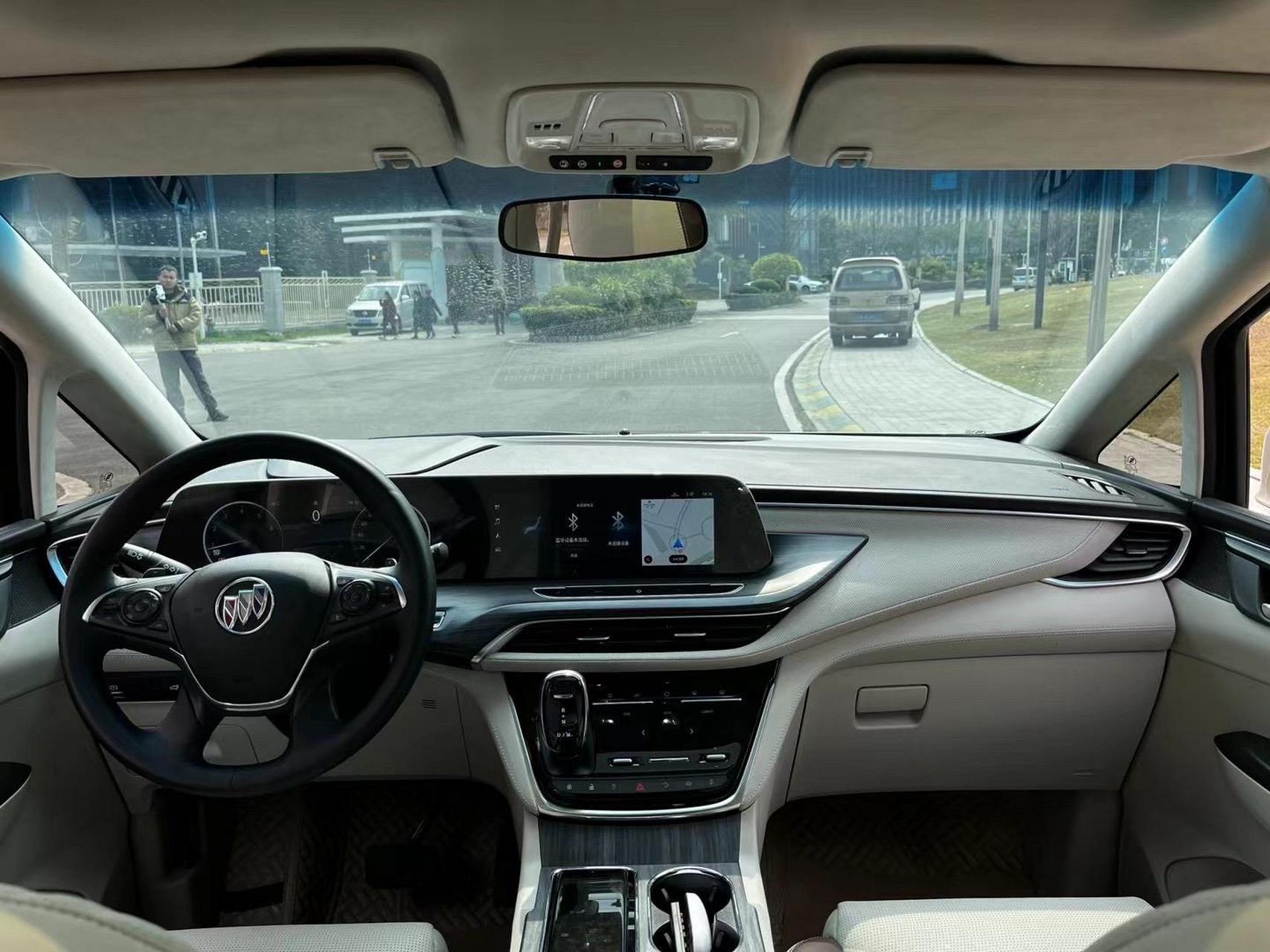 最新到店 2022年8月上牌的别克gl8,2022款 es陆尊 653t 舒适型.