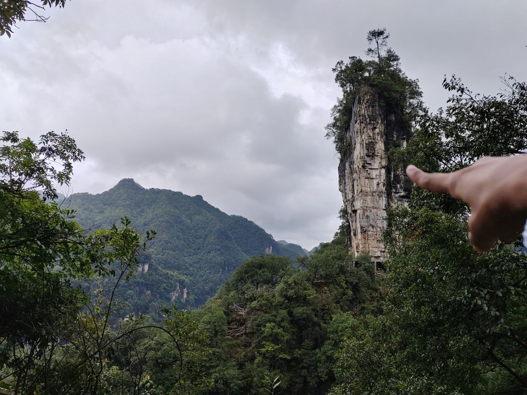 贵州毕节大方县油杉河 - 超小众 油杉河景区很大,我只想去仙宇峰,去的