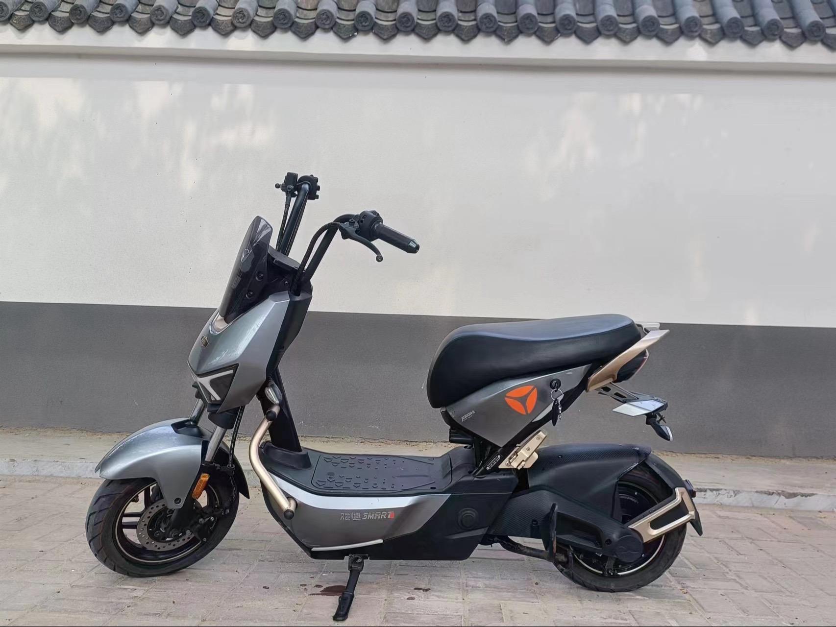 二手雅迪冠智极光4.0.