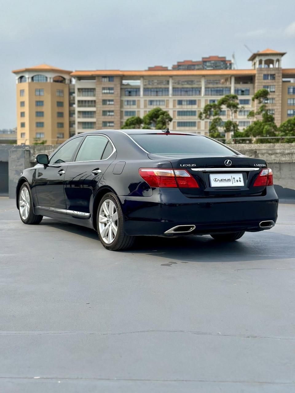 亚洲汽车工业的巅峰 凌志顶级行政级轿车 5.