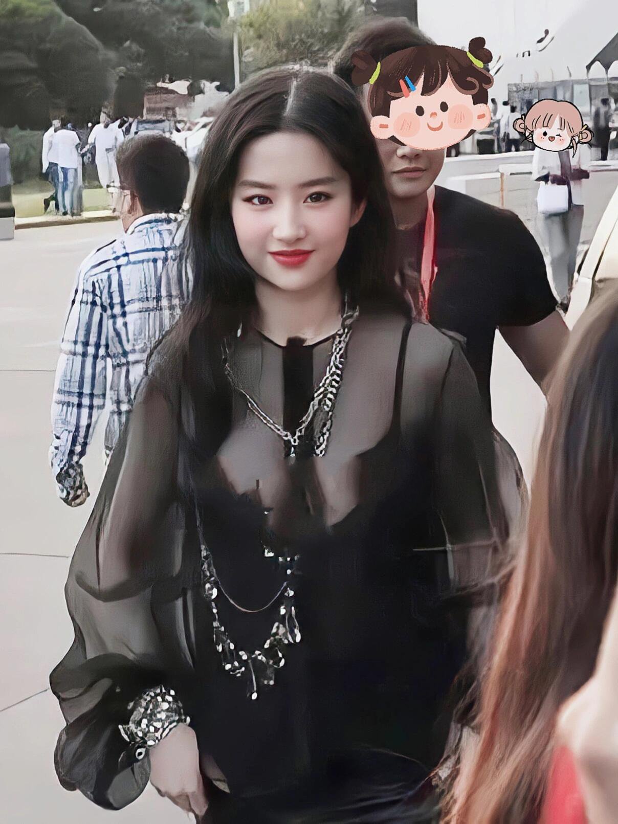 美人图鉴 |刘亦菲 包子脸×透视装 亦清纯  包子脸尚存的刘亦菲=菲包
