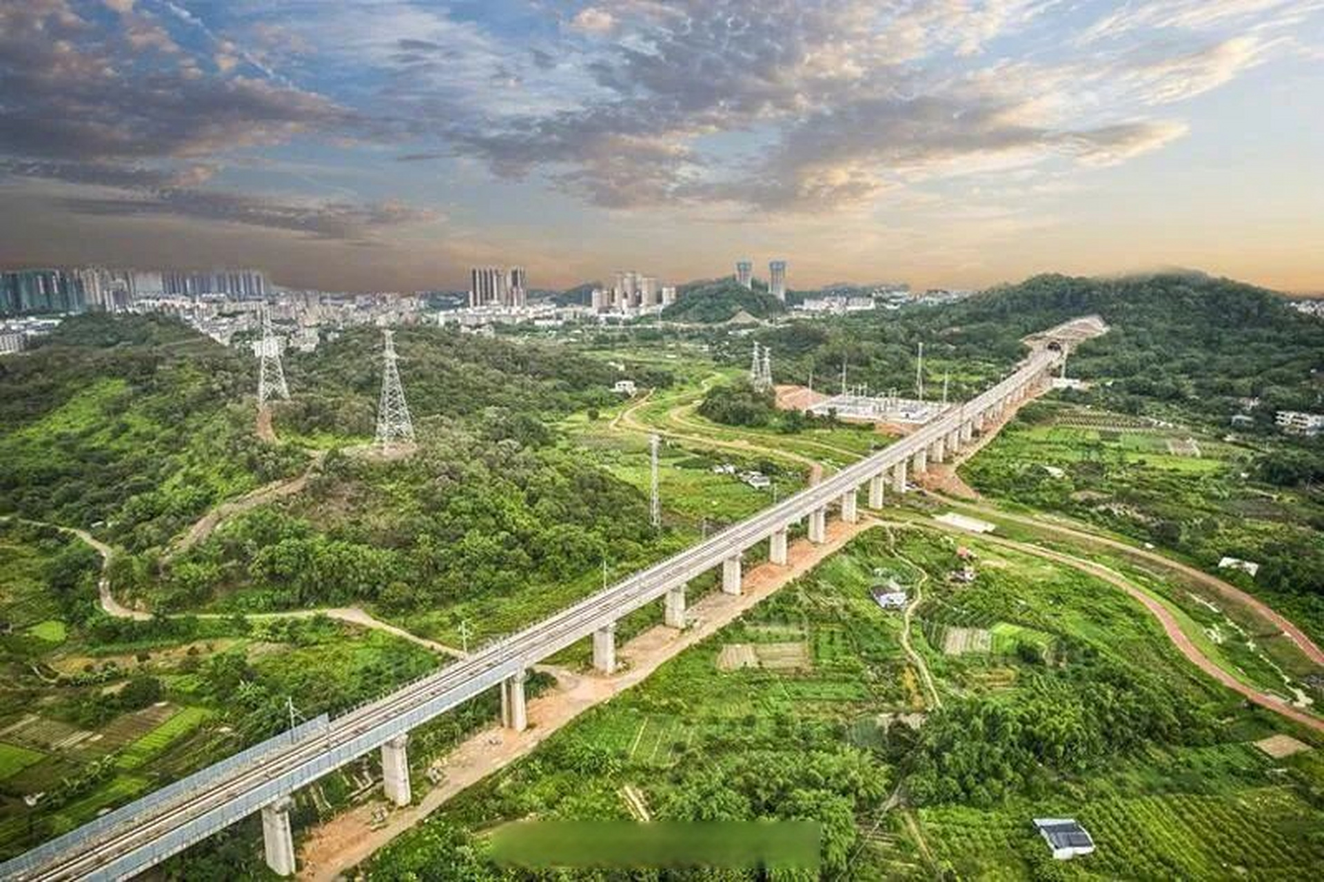 #广州城事#【最快约40分钟到广州!广汕高铁最新消息!】近期,广汕高铁