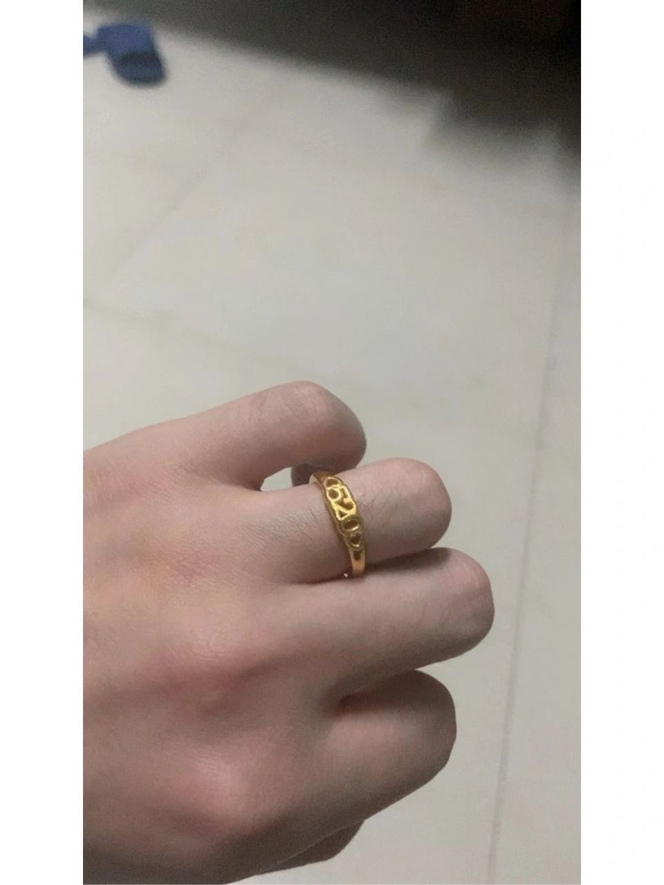 这运气多好,买口味王槟榔中了一个黄金戒指