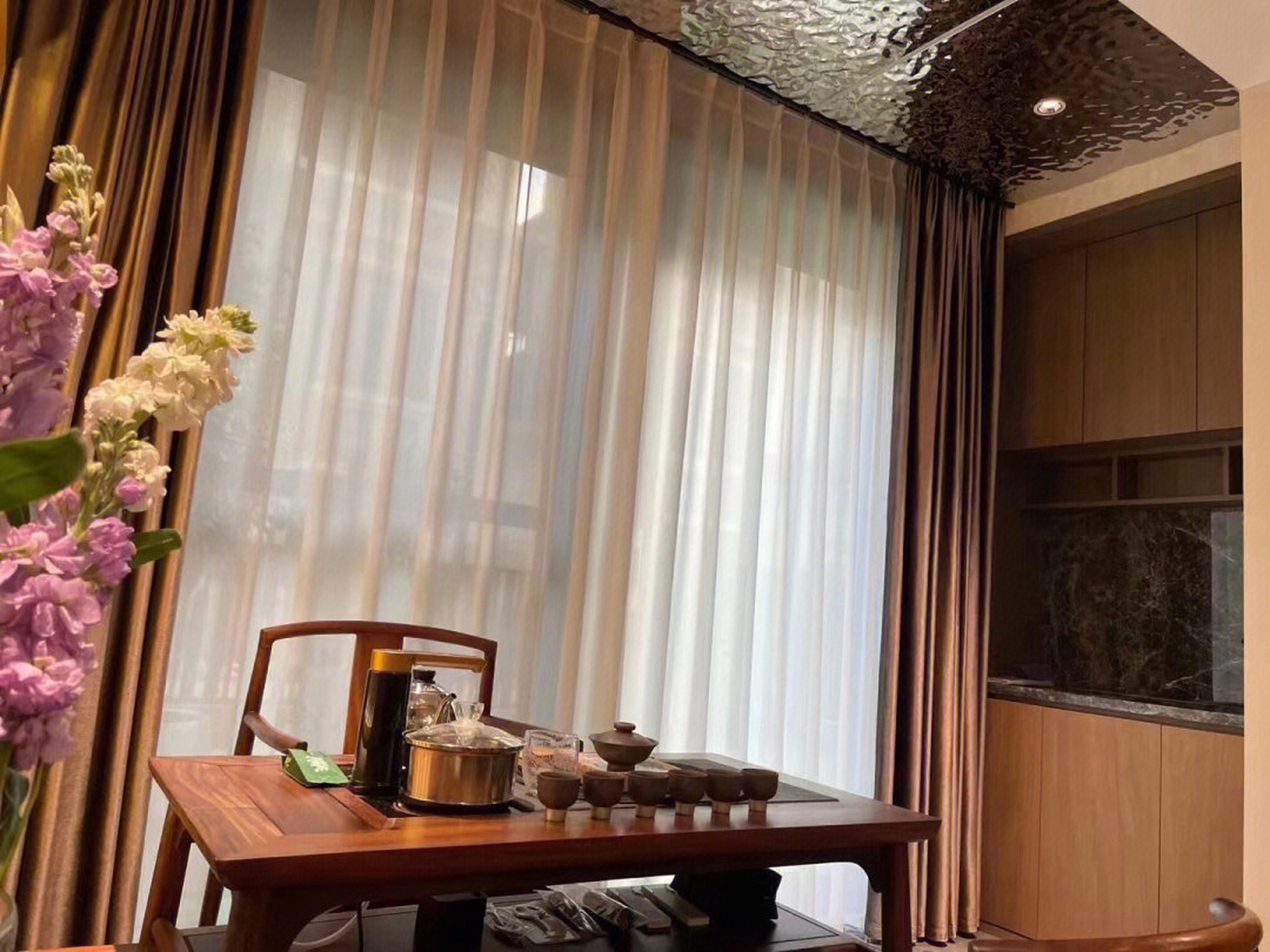 阳台茶桌推荐 春天到了 你家是否缺一套阳台茶桌泡茶赏春?