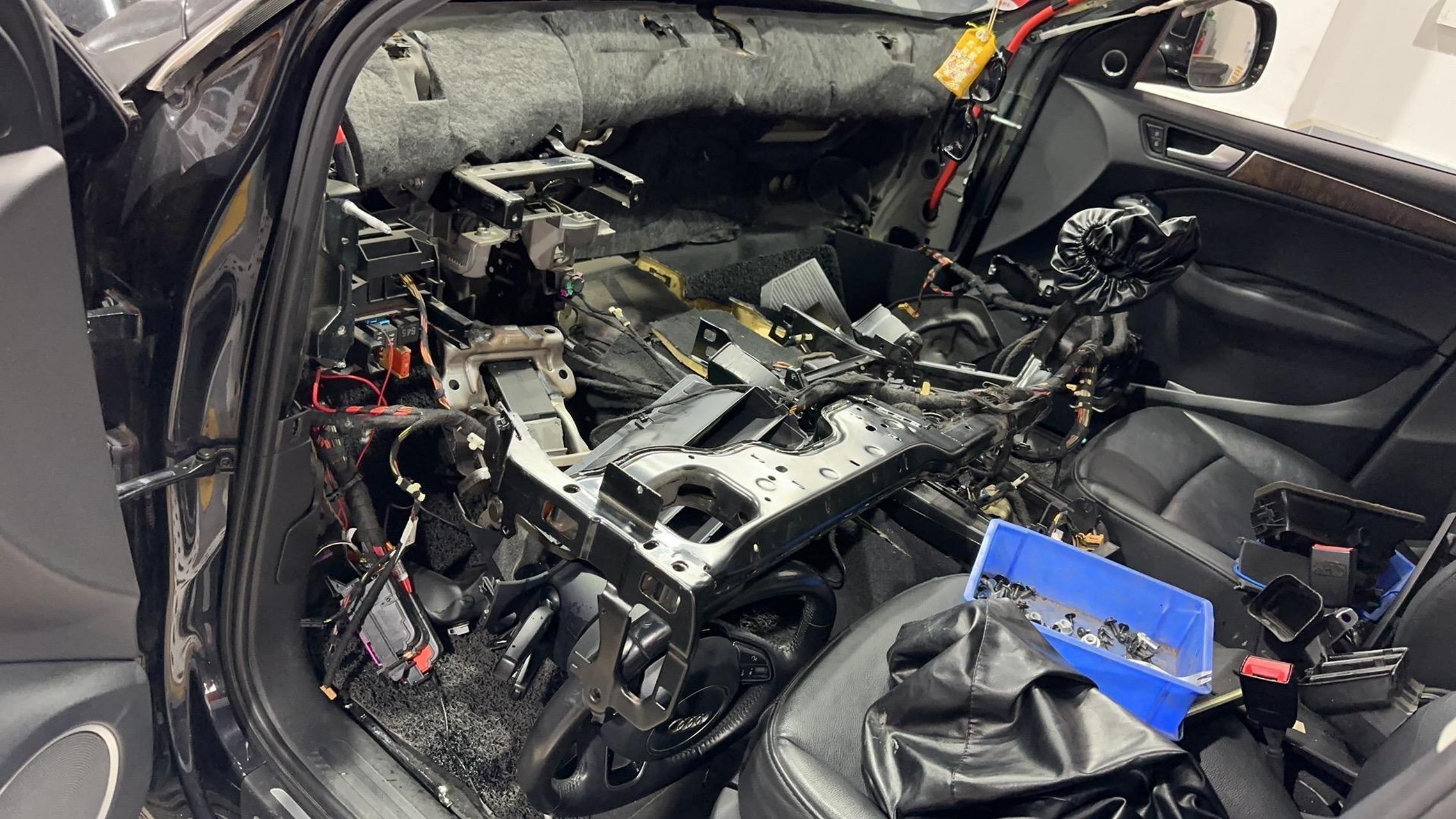 奥迪q5更换蒸发箱.奥迪q5更换蒸发箱 2天完工,浩大工程