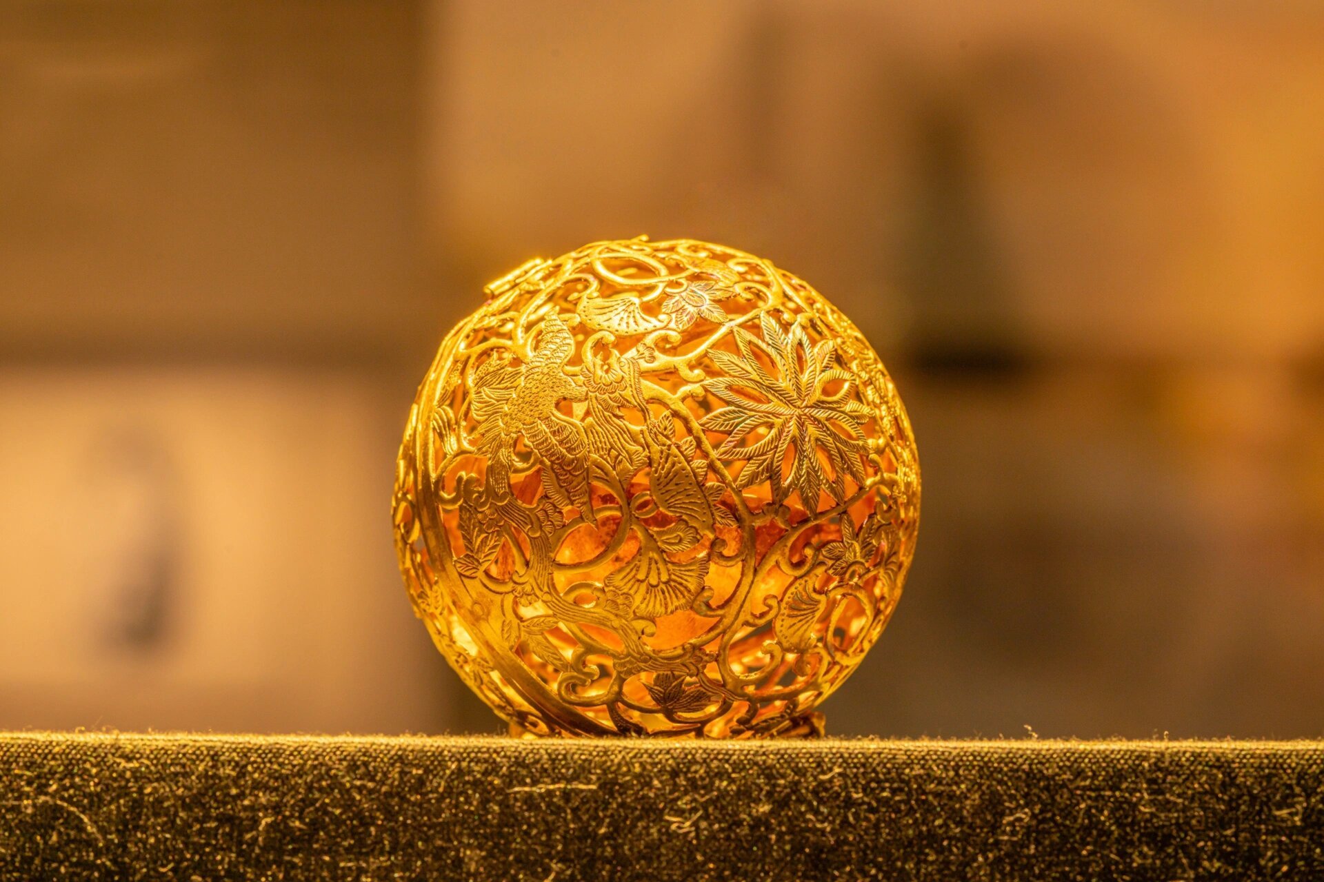 成博文物|金闪闪的宝具6315唐代镂空金香囊 相信来过俺家的朋友