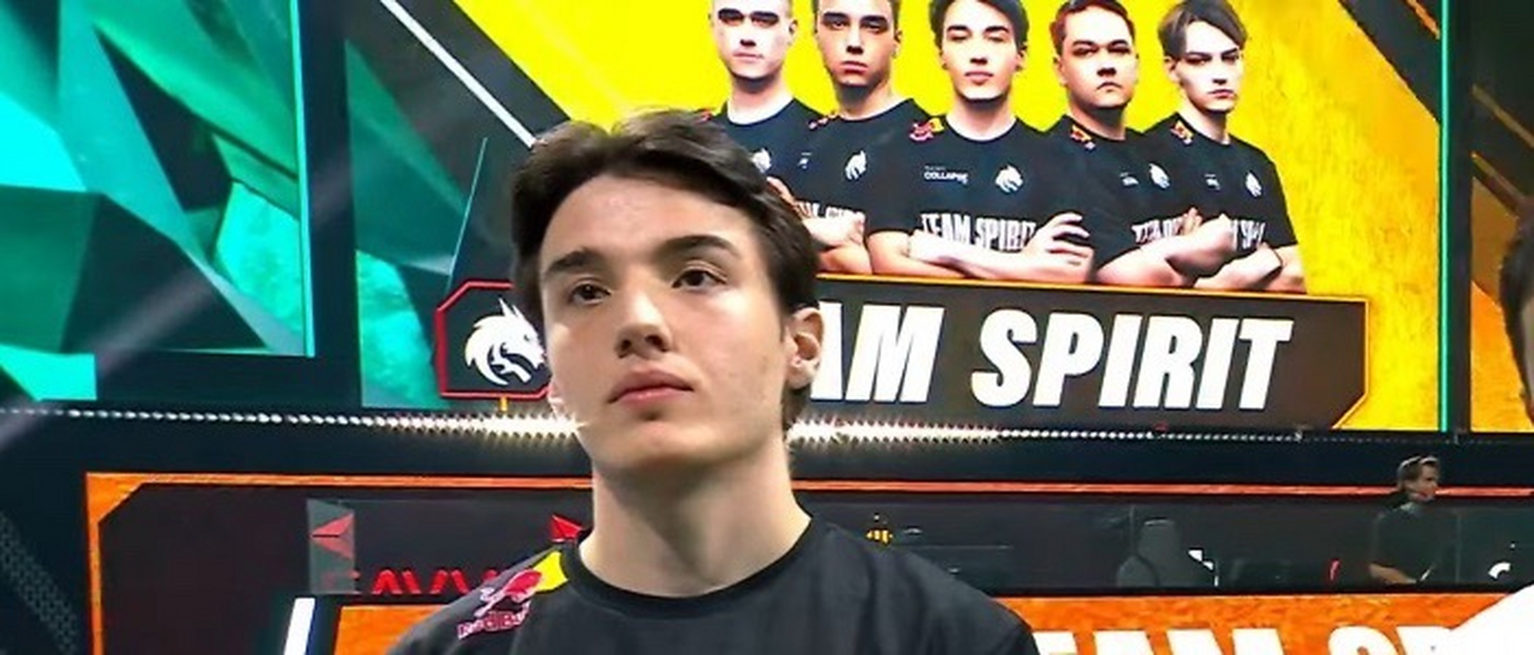 利雅得大师赛# team spirit的三号位collapse在队伍2-0战胜lgd后于主