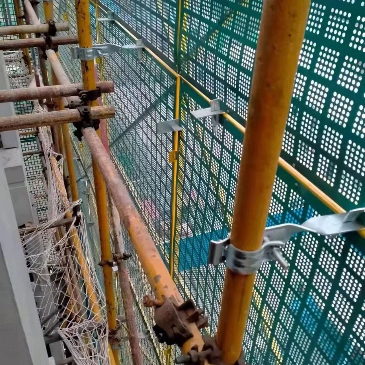 今天给大家分享的是爬架网片连接件