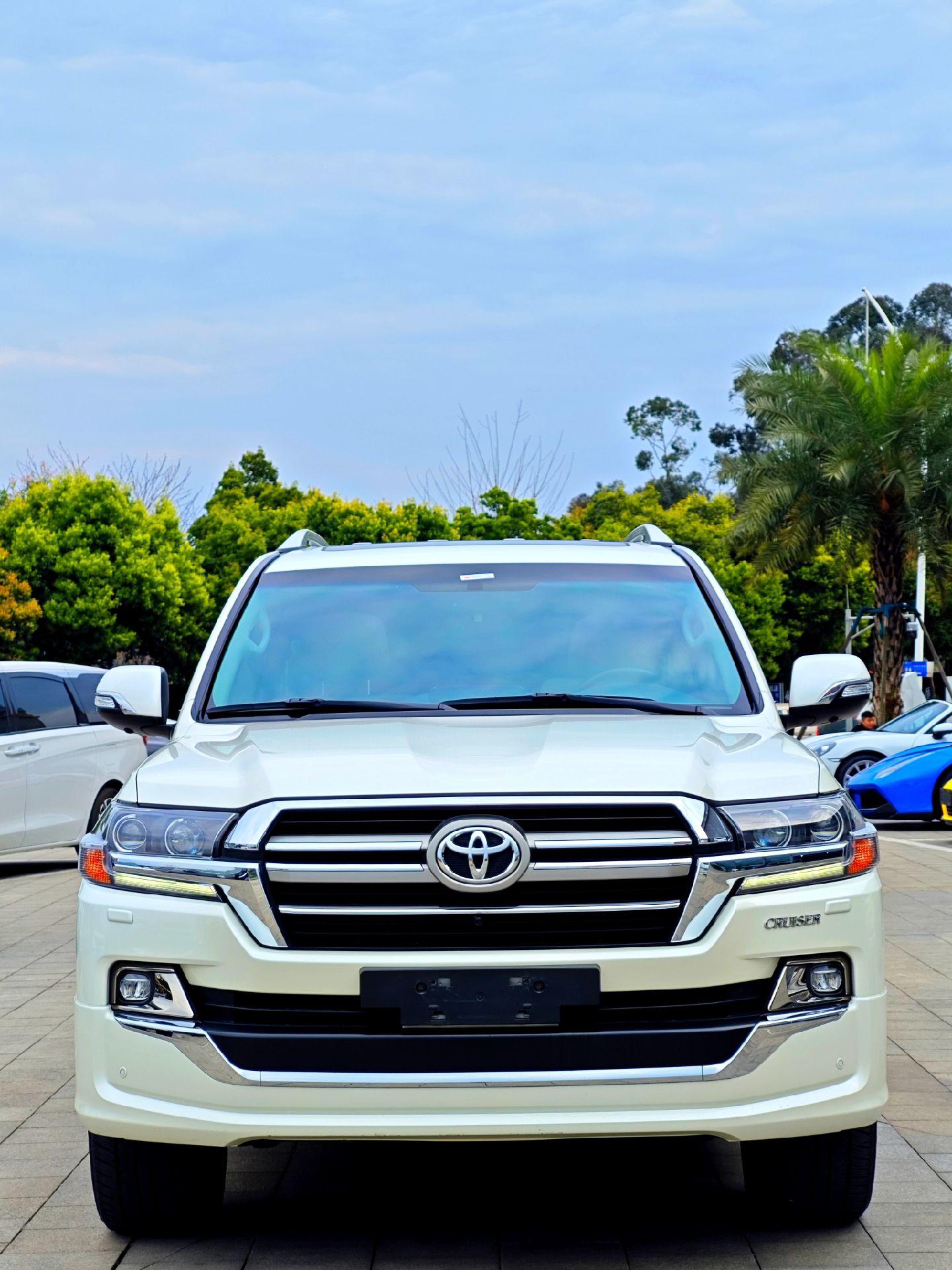 兰德酷路泽lc200丰田200型图片酷路泽lc200图片陆巡lc200丰田200型的