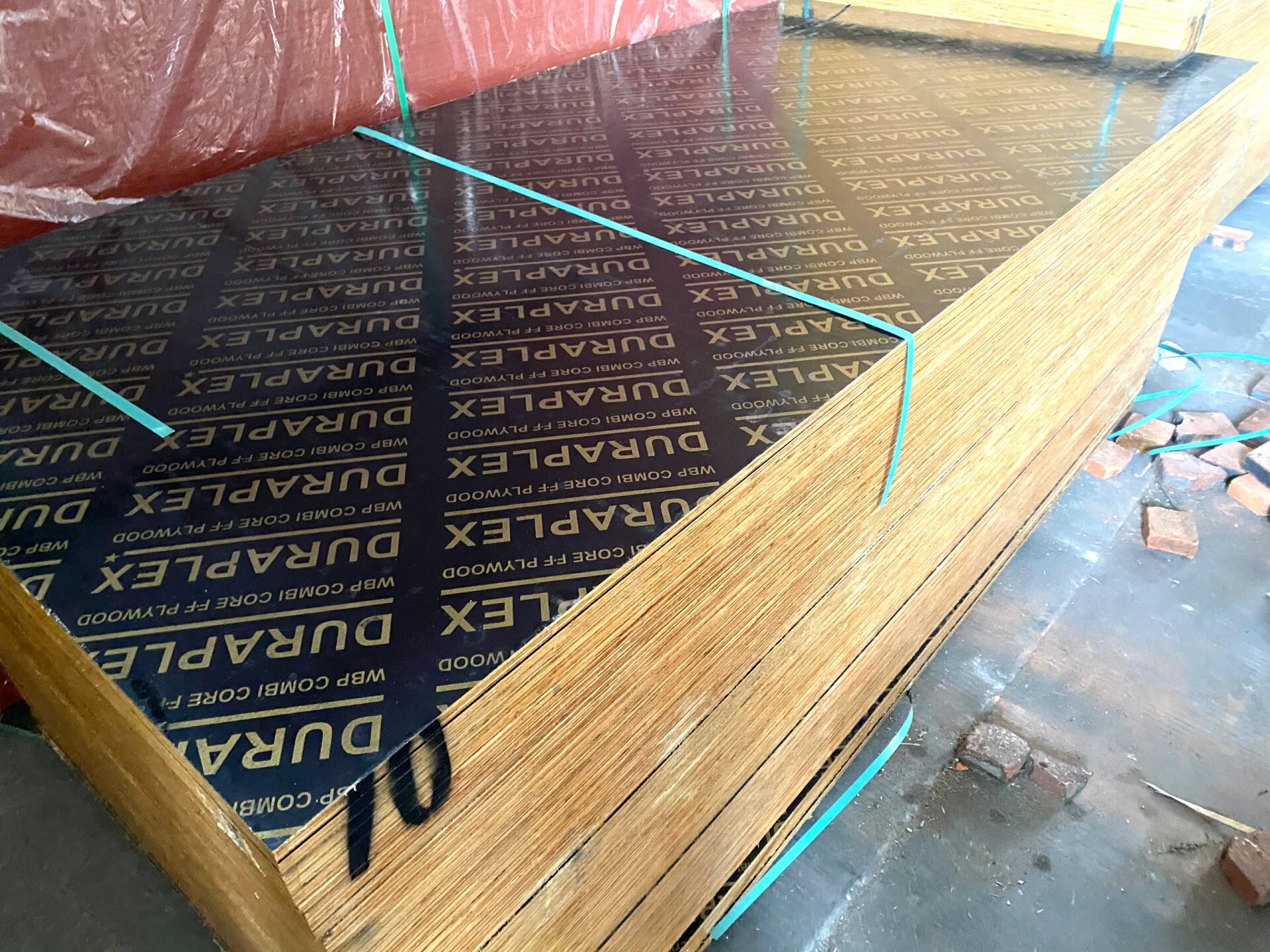 精品建筑模板(黑覆膜板) 专业生产各种规格优质建筑模板:苯酚红板