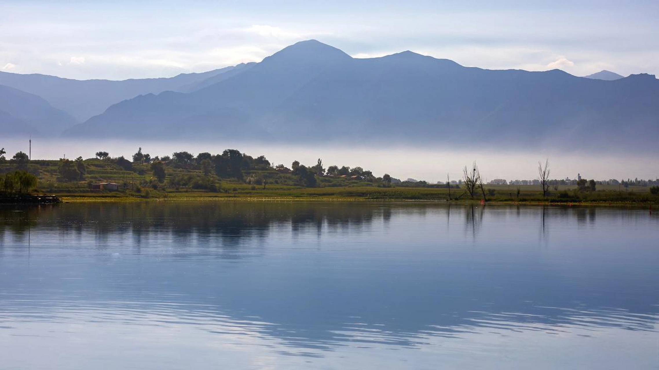 色彩标签挑战赛 秋日生话打卡季 头条摄影 头条图片 张家口蔚县月牙湖