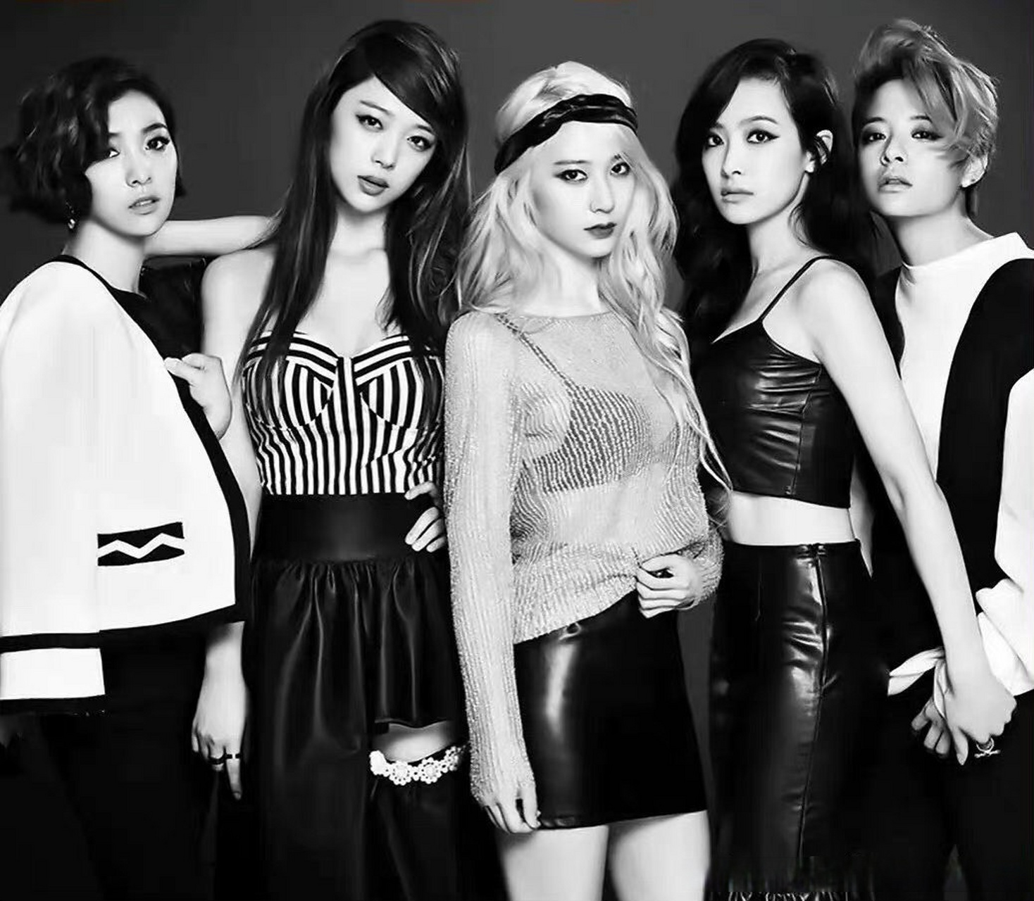 fx组合出道十三周年fx居然已经出道13年了,到底谁会落泪[流泪]好怀念