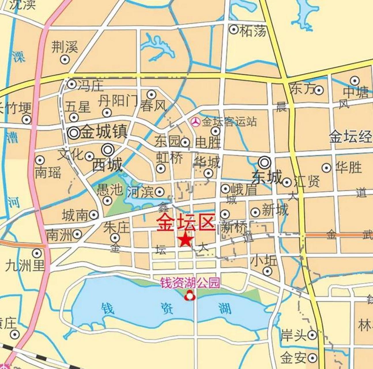 金坛区在钱资湖打造了滨湖新区,这里的滨湖风光带成为金坛市民游玩的