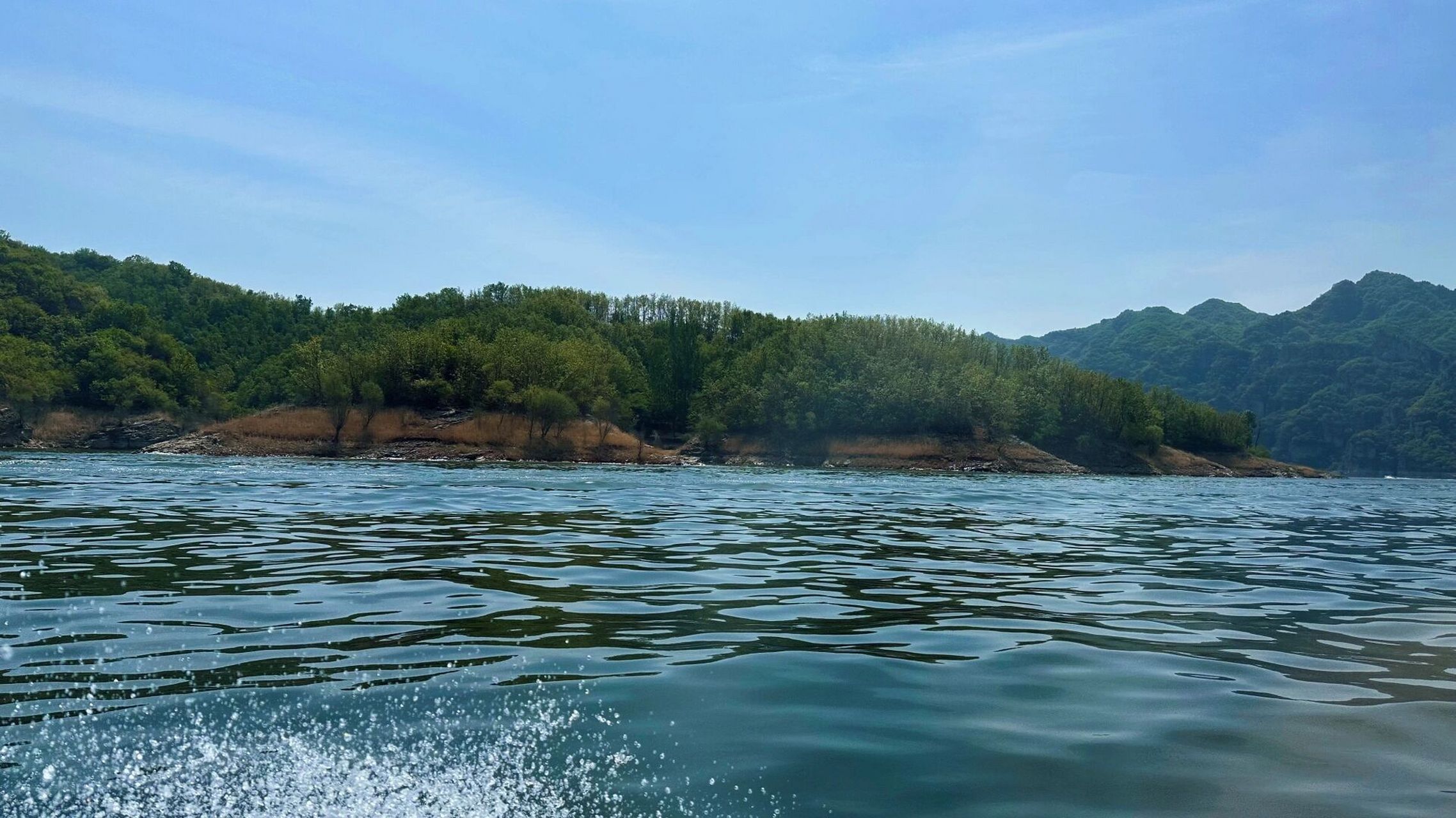 承德市宽城县潘家口水库————五一happy     第一次来水库玩,自然