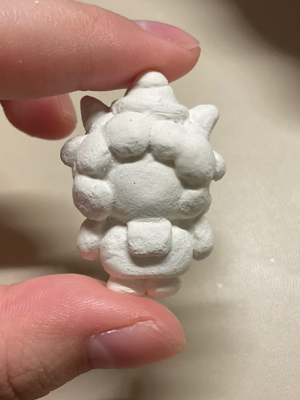 一键右划,帮懒羊羊上色 顺便问问,石塑黏土做成这样可以接单吗?