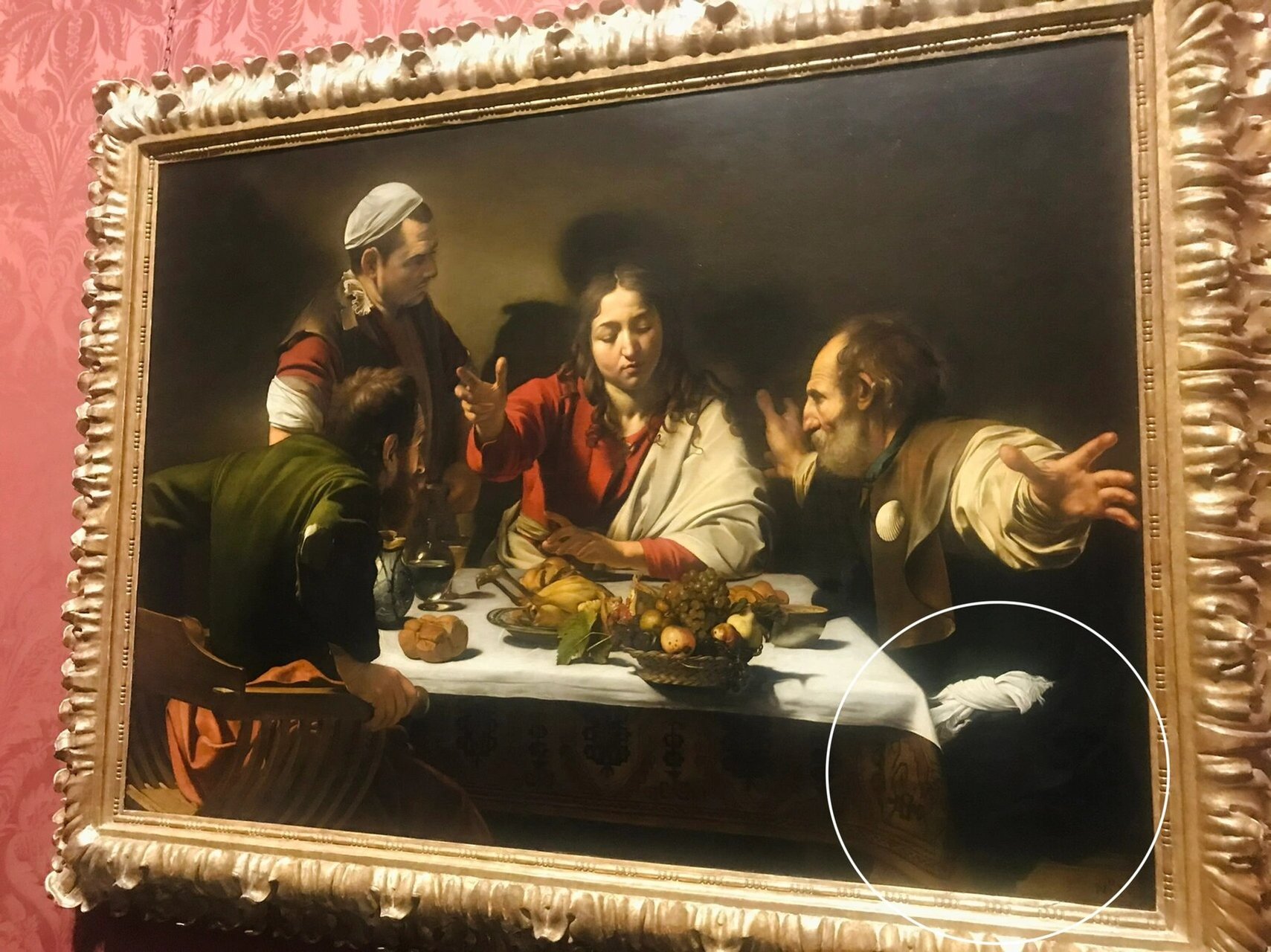 如何正确欣赏卡拉瓦乔的《 以马忤斯的晚餐》 这是一幅意大利画家卡拉