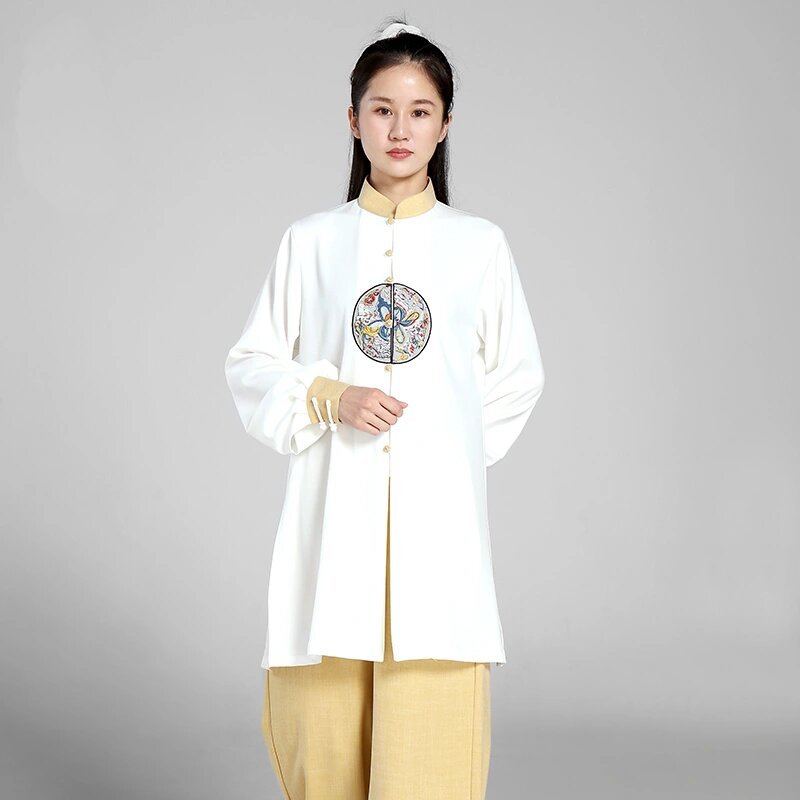 款式各异太极服