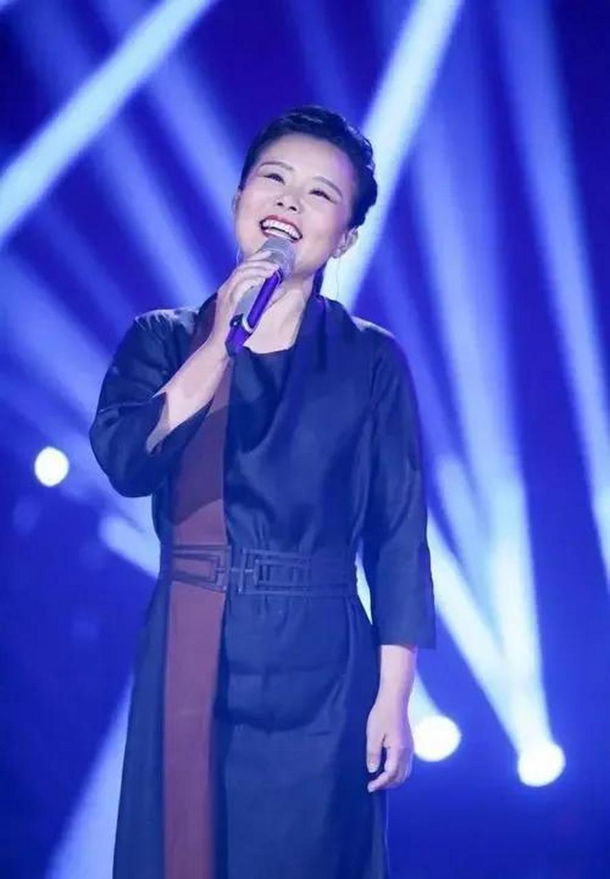 娱乐聚焦 龚琳娜唱的《小河淌水》到底有多难唱?