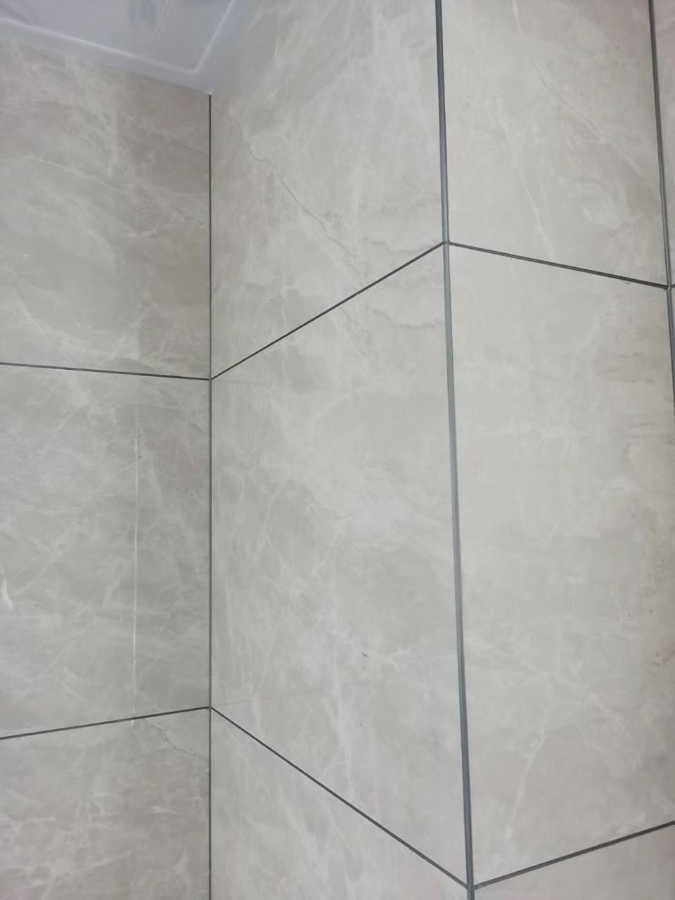 你们要的瓷砖海棠角是这样的,看清楚了 家装里面所谓的海棠角,在内行