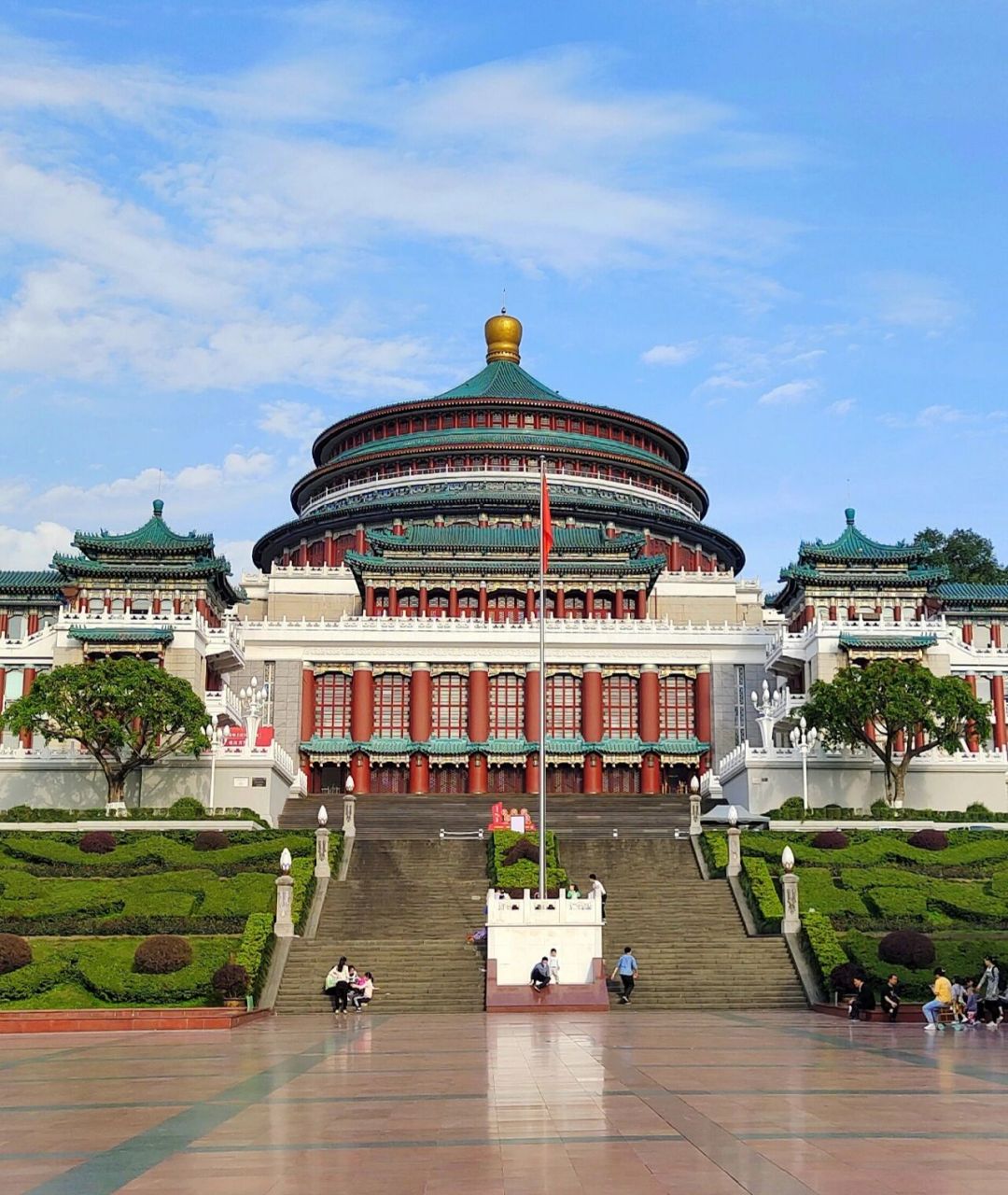 重庆标志性建筑---宏伟的人民大礼堂 重庆市人民大礼堂位于重庆市渝中