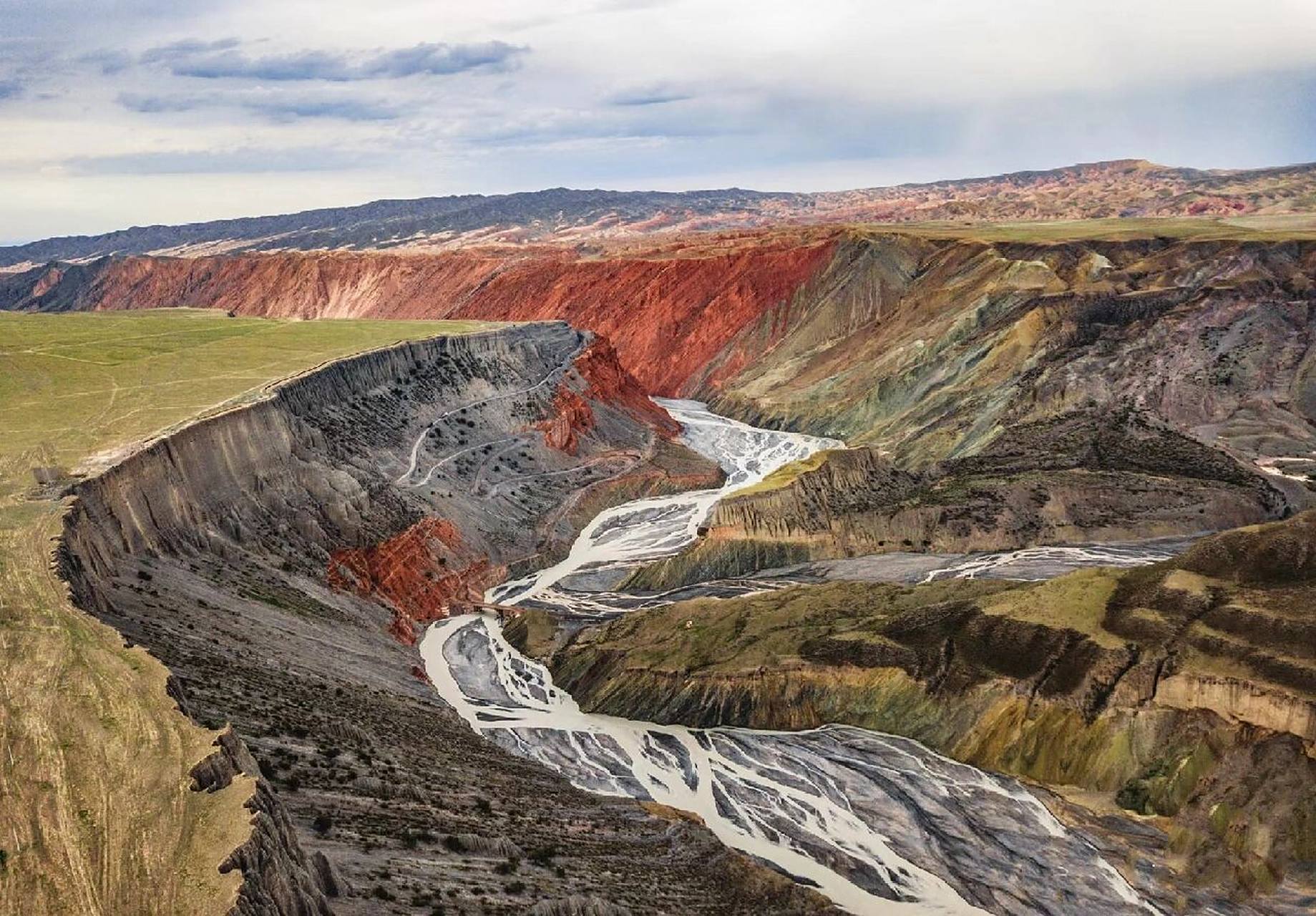 安集海大峡谷2日游攻 05s101公路介绍: 新疆s101也叫国防公路,是上