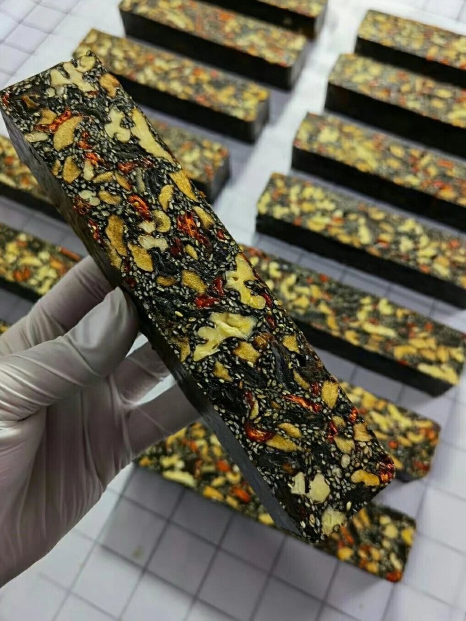 长期食用阿胶糕可以补气血 肌肤光滑而有弹性 改善痛经 孕妇?