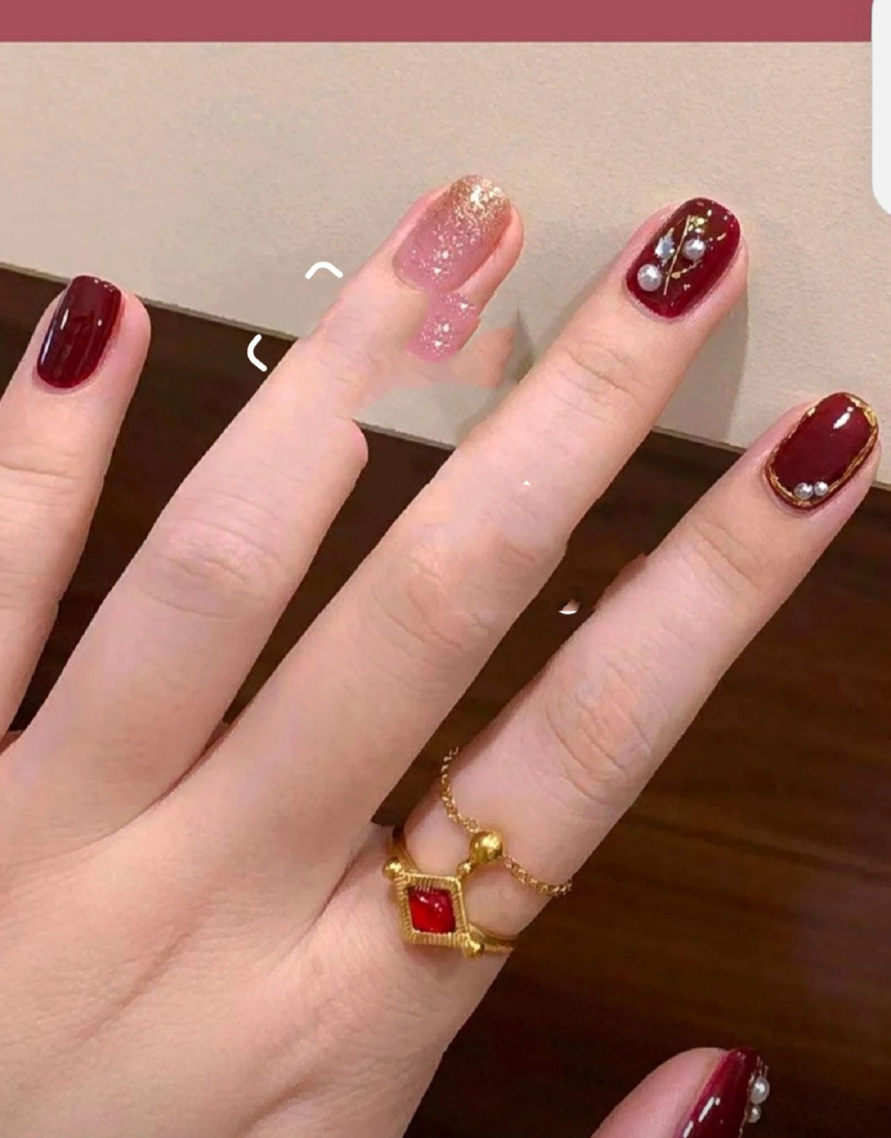 2023新年显白喜庆红色美甲款式图片合集