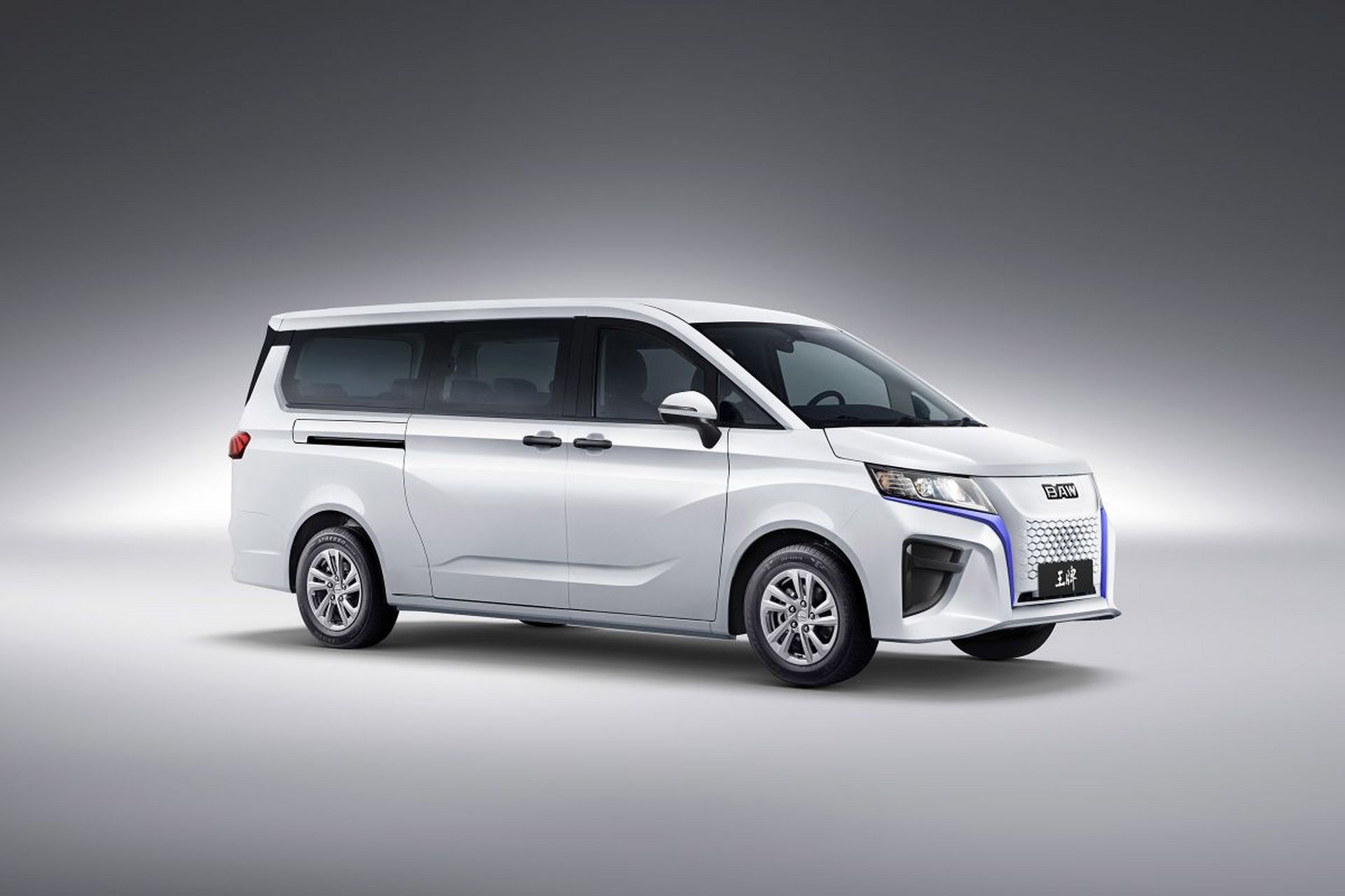 2023款北汽王牌m7,国产阿尔法,七/九座纯电大mpv商务车,续航401公里