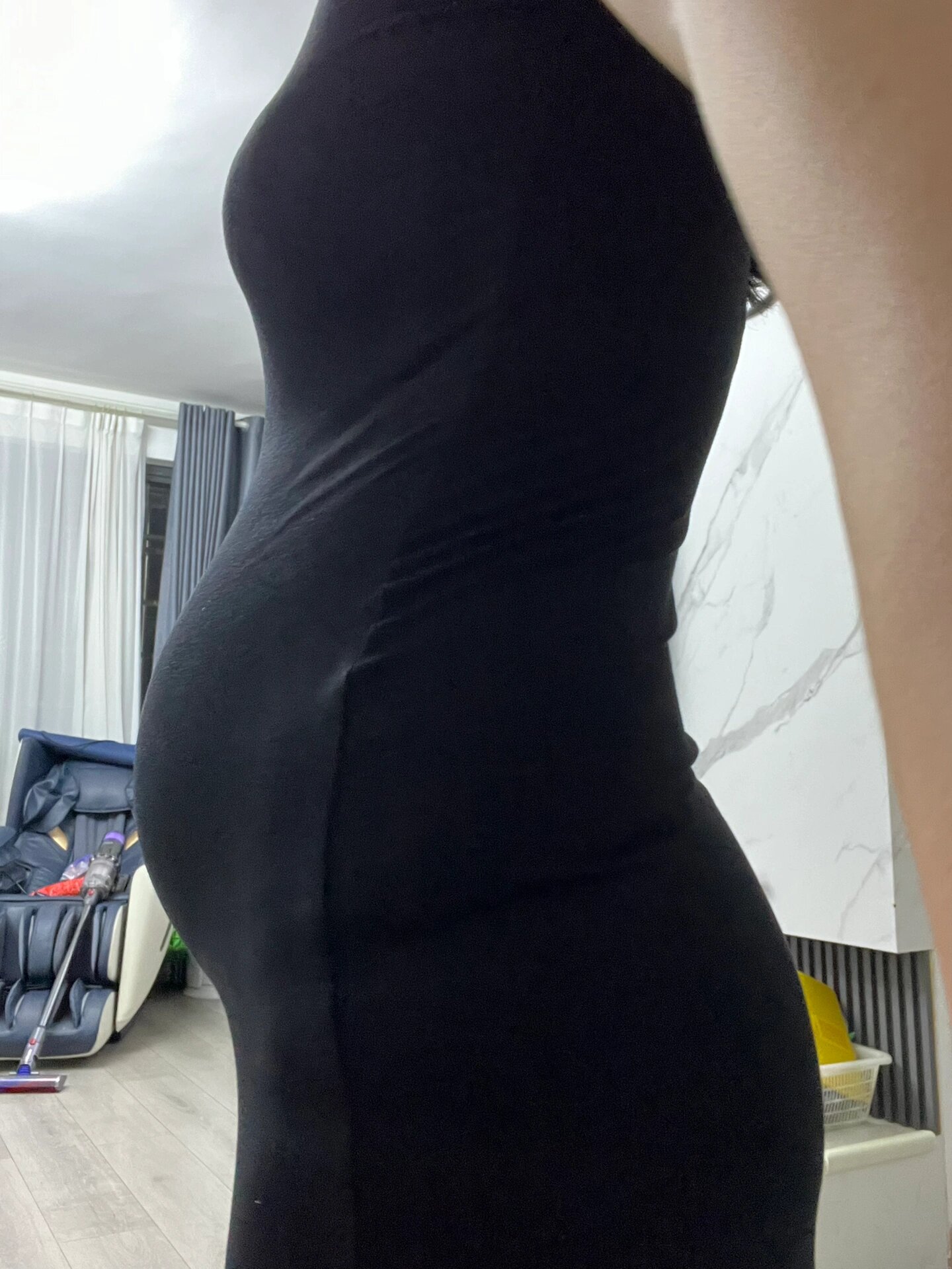 吃饱饭以后的小肚子 这不是怀孕   吃饱饭以后的肚子!