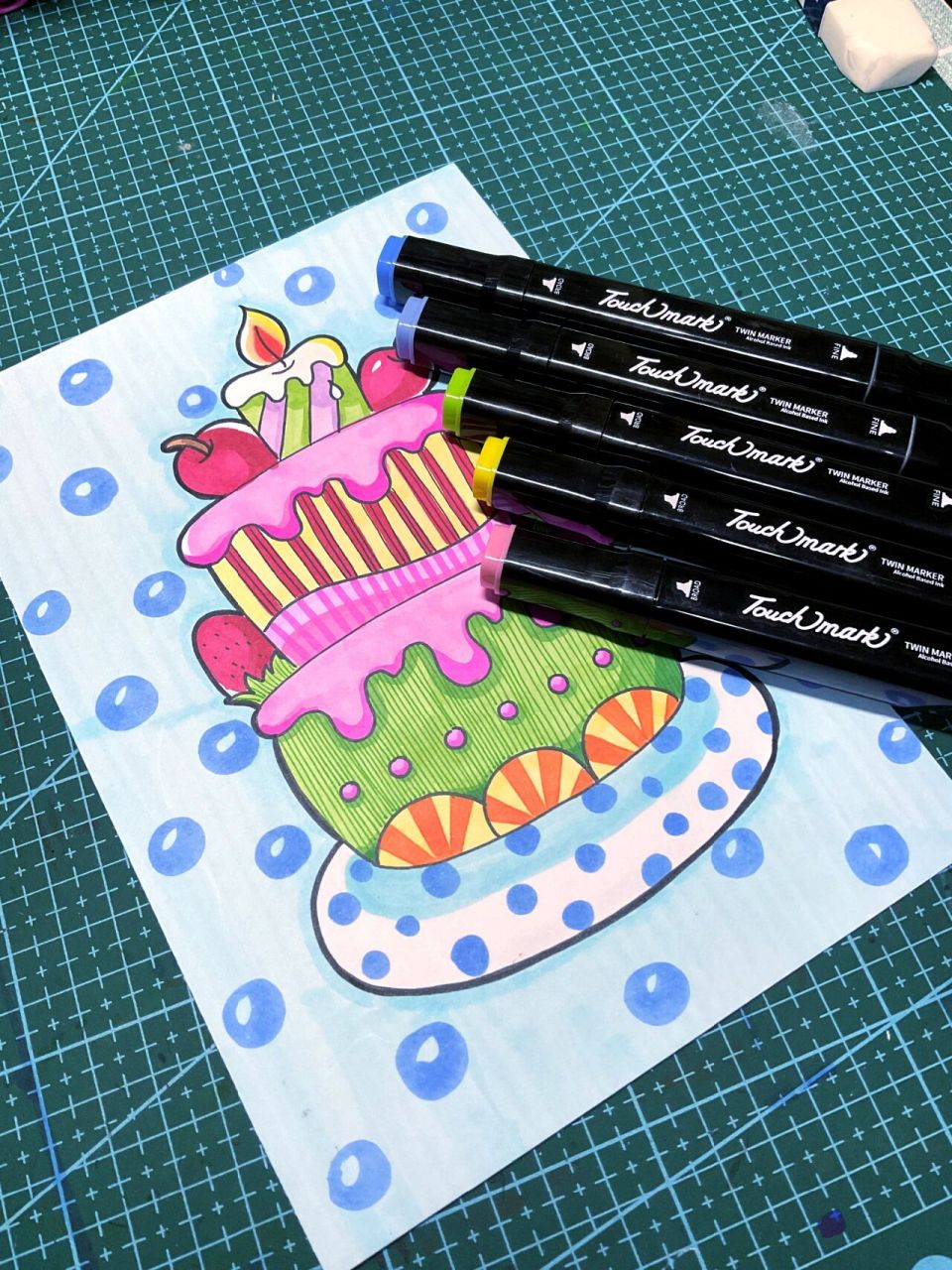 马克笔儿童画—《创意蛋糕》                 绘画工具: 纸:a5白卡纸