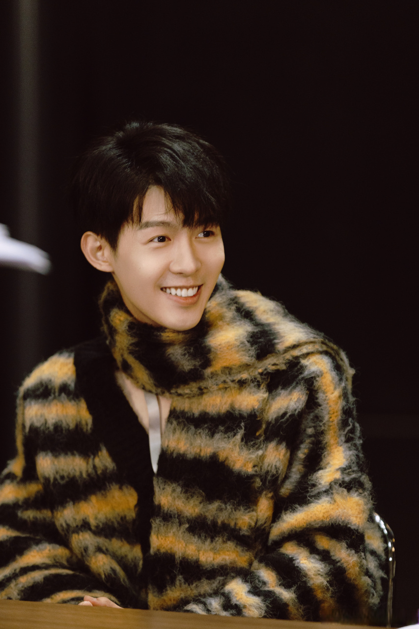 你好12月#  跳跳虎来了 #万物友灵##冰冰有点礼# #朱元冰