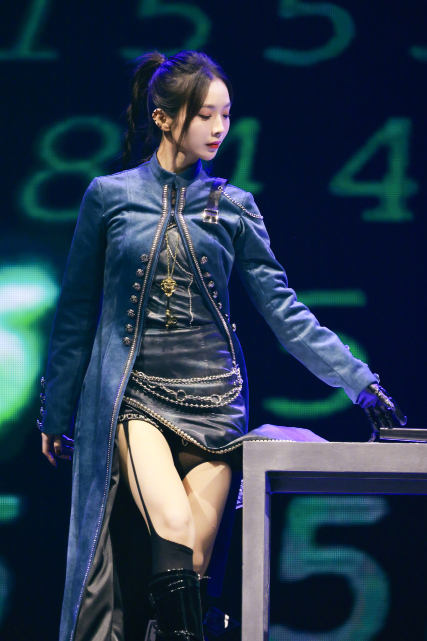 snh48超话#张昕许杨玉琢numberone舞台#  snh48 group 第十届年度金曲