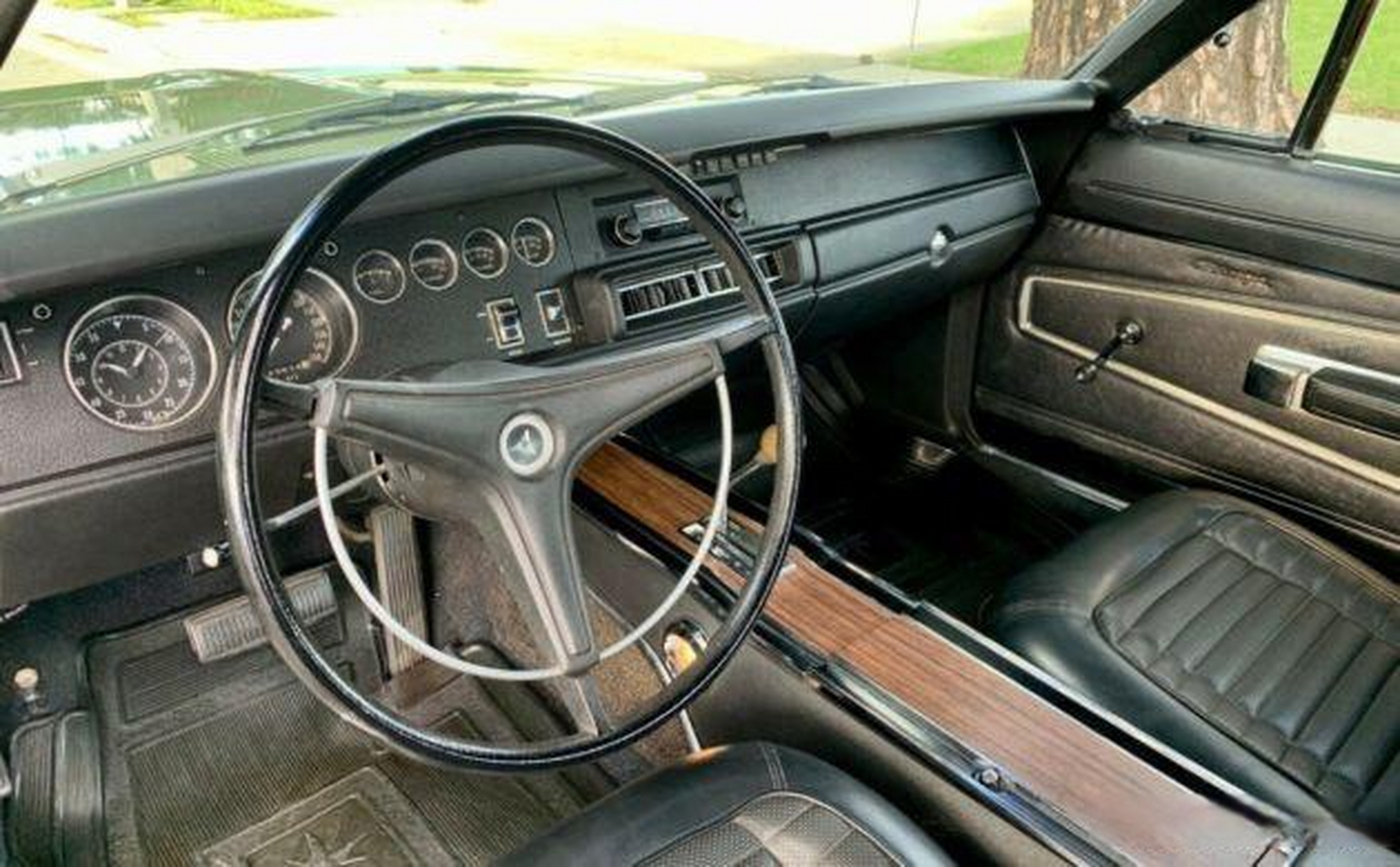 道奇 charger r/t: 1970 道奇 charger 500,当年出厂价格在 3,000