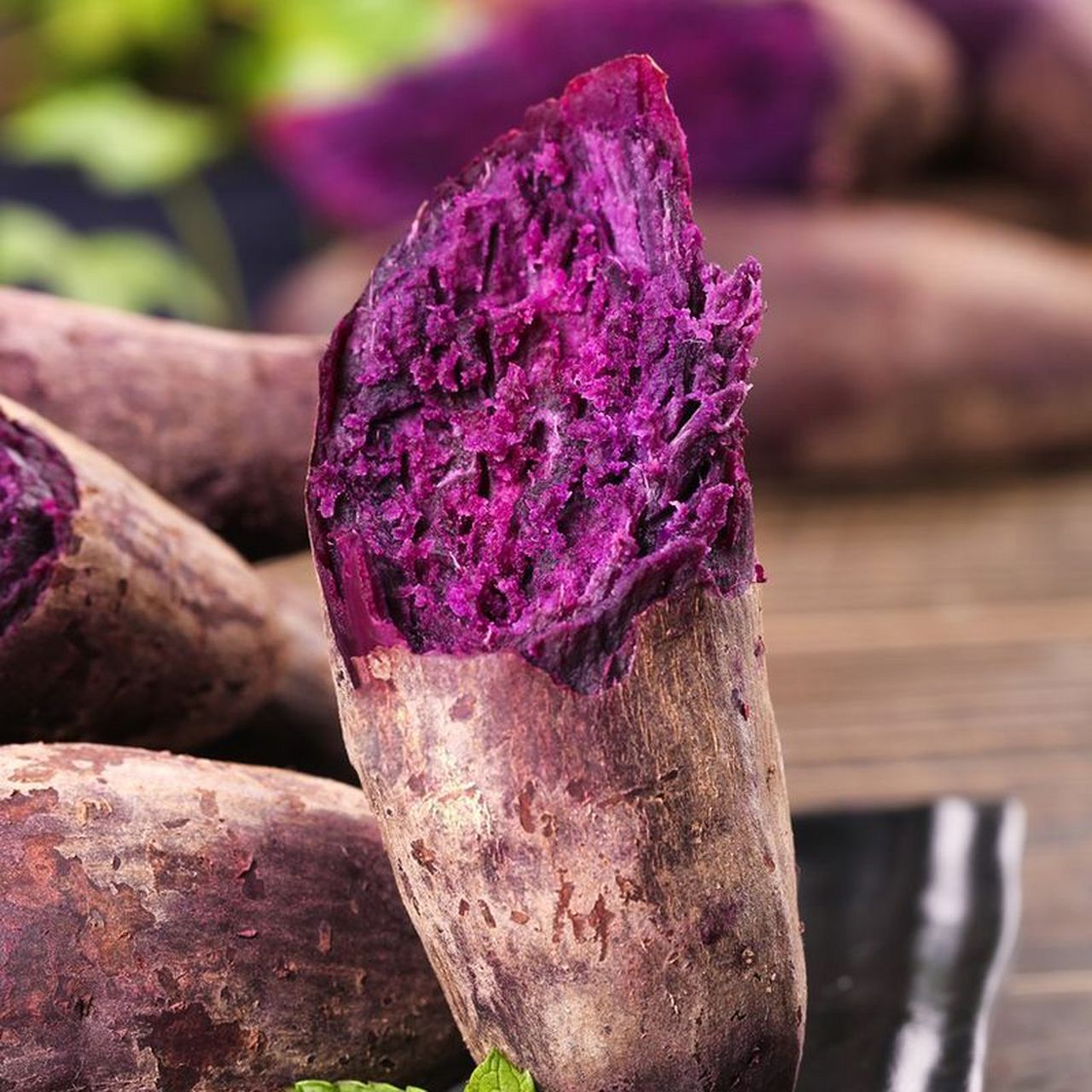 粉粉的,甜甜的,糯糯的,怎么吃都好吃,可以做紫薯饼,紫薯粥