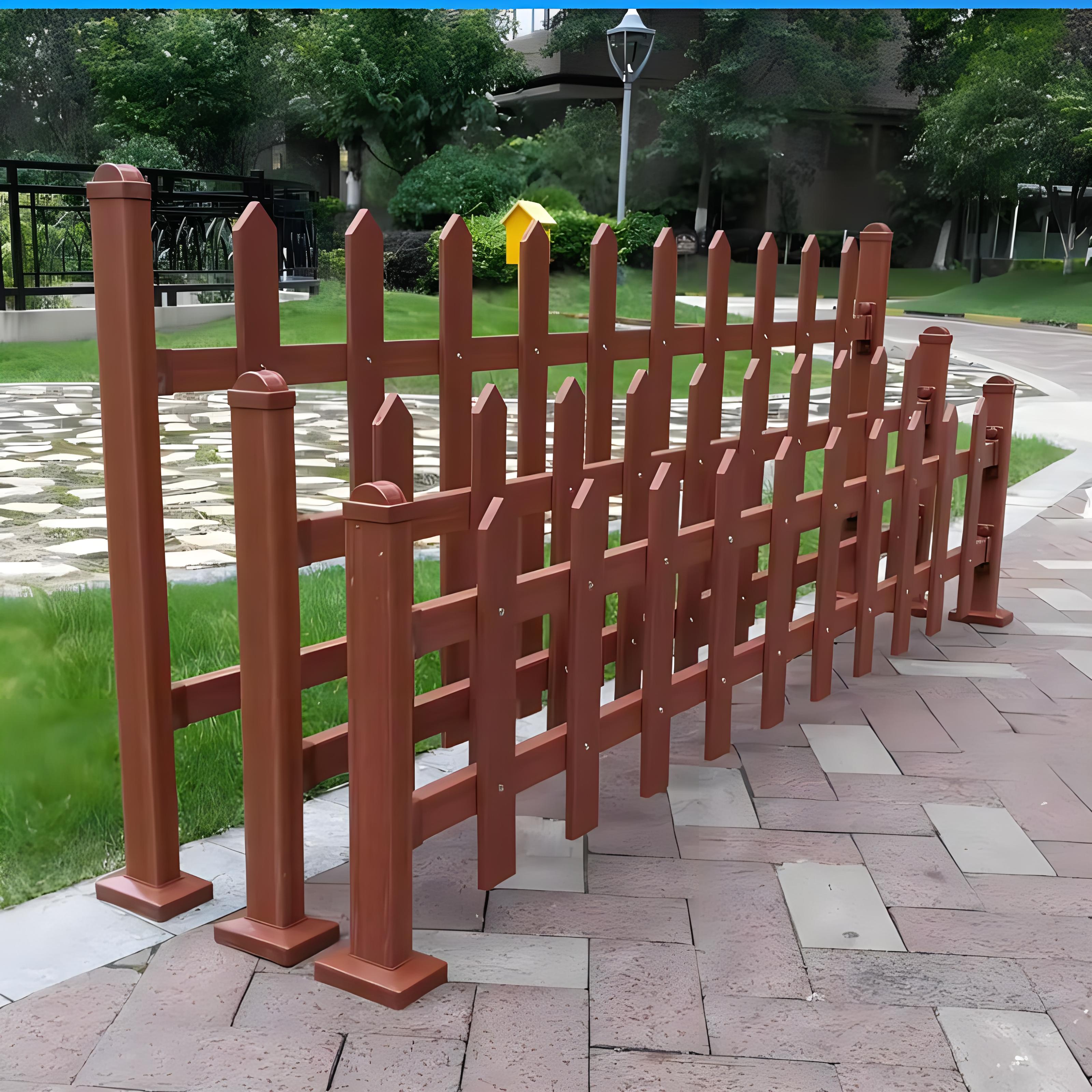 篱笆围栏可以起到防护和隔离的作用,保护区域的安全,如保护庭院,花园