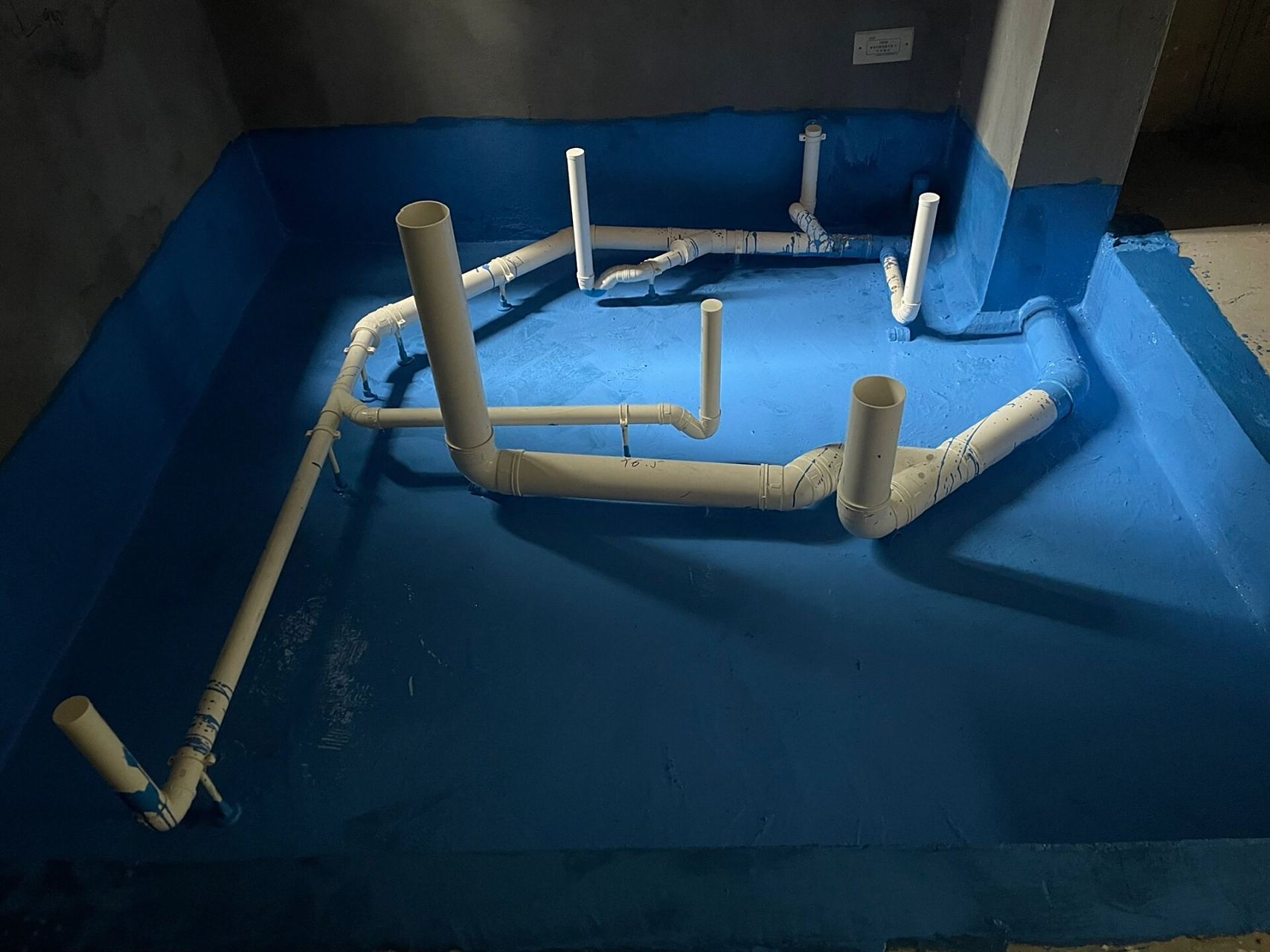 卫生间沉箱陶粒回填完美完工 好久没来分享装修进程了,今天说一下卫生