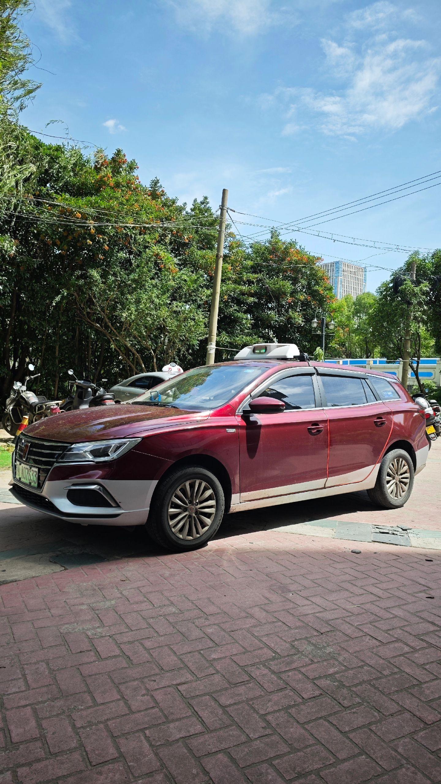 沪x牌照个体出租车荣威ei5