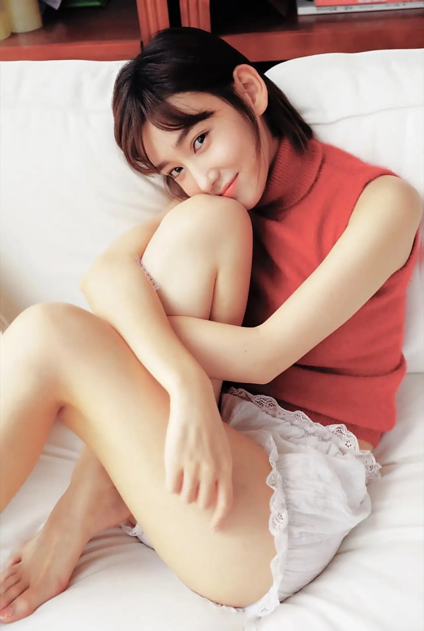 李沐宸,在《全职高手》里饰演唐柔,小姐姐短发太美了,笑起来有种初恋