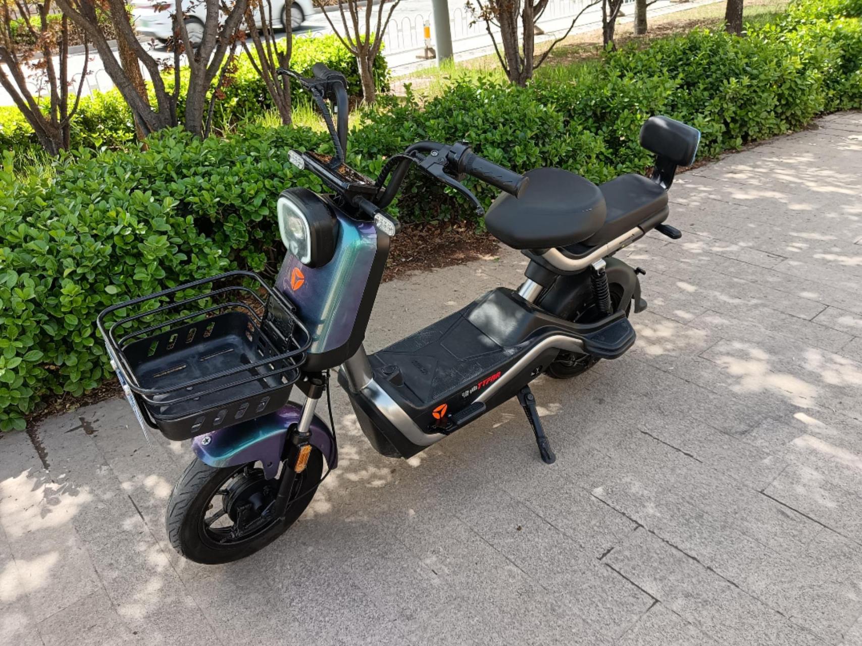 极品雅迪冠能版速迈来啦.