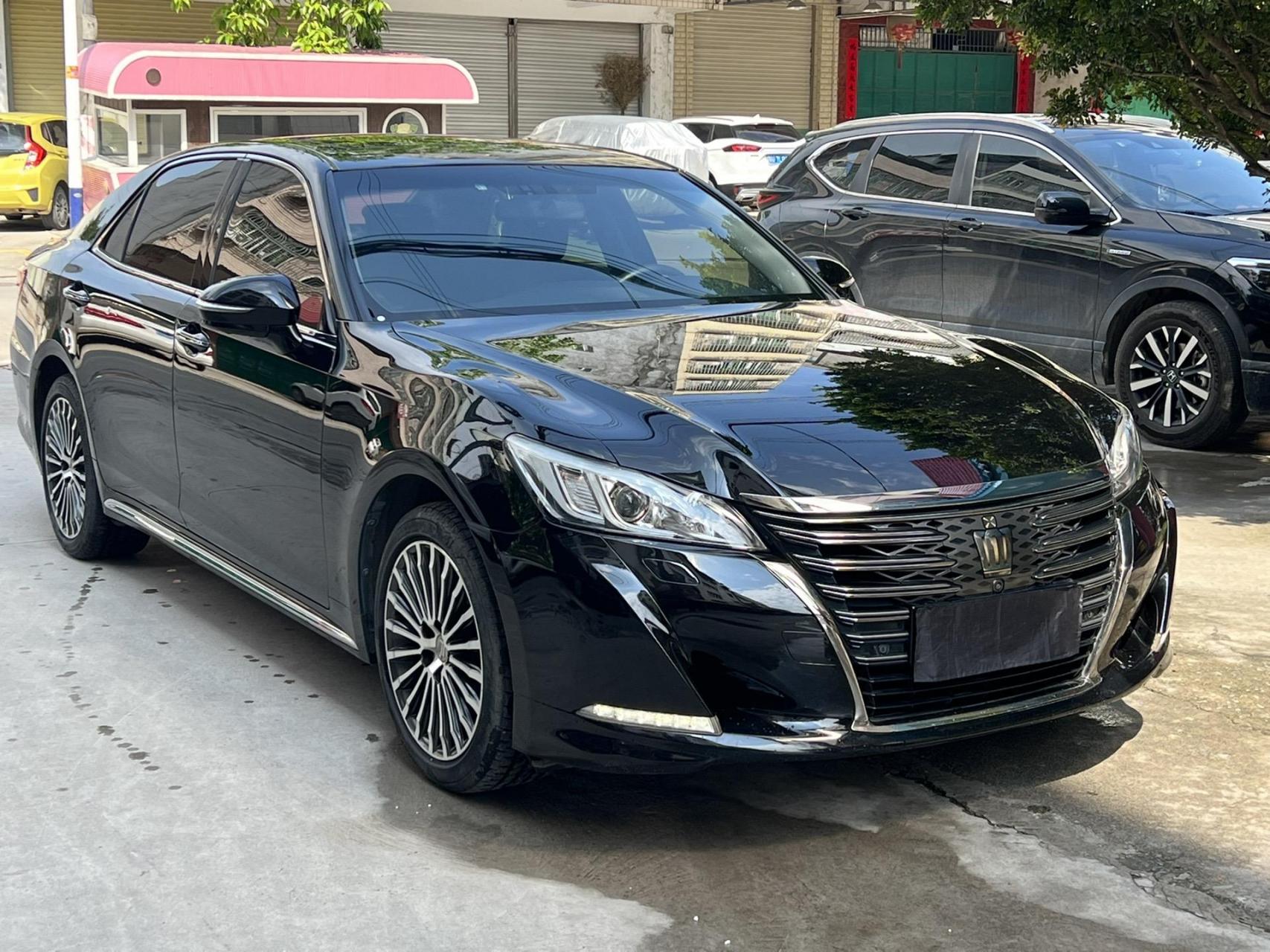 新到: 2018年08月丰田皇冠2.0t 运动版 18款指导价28.