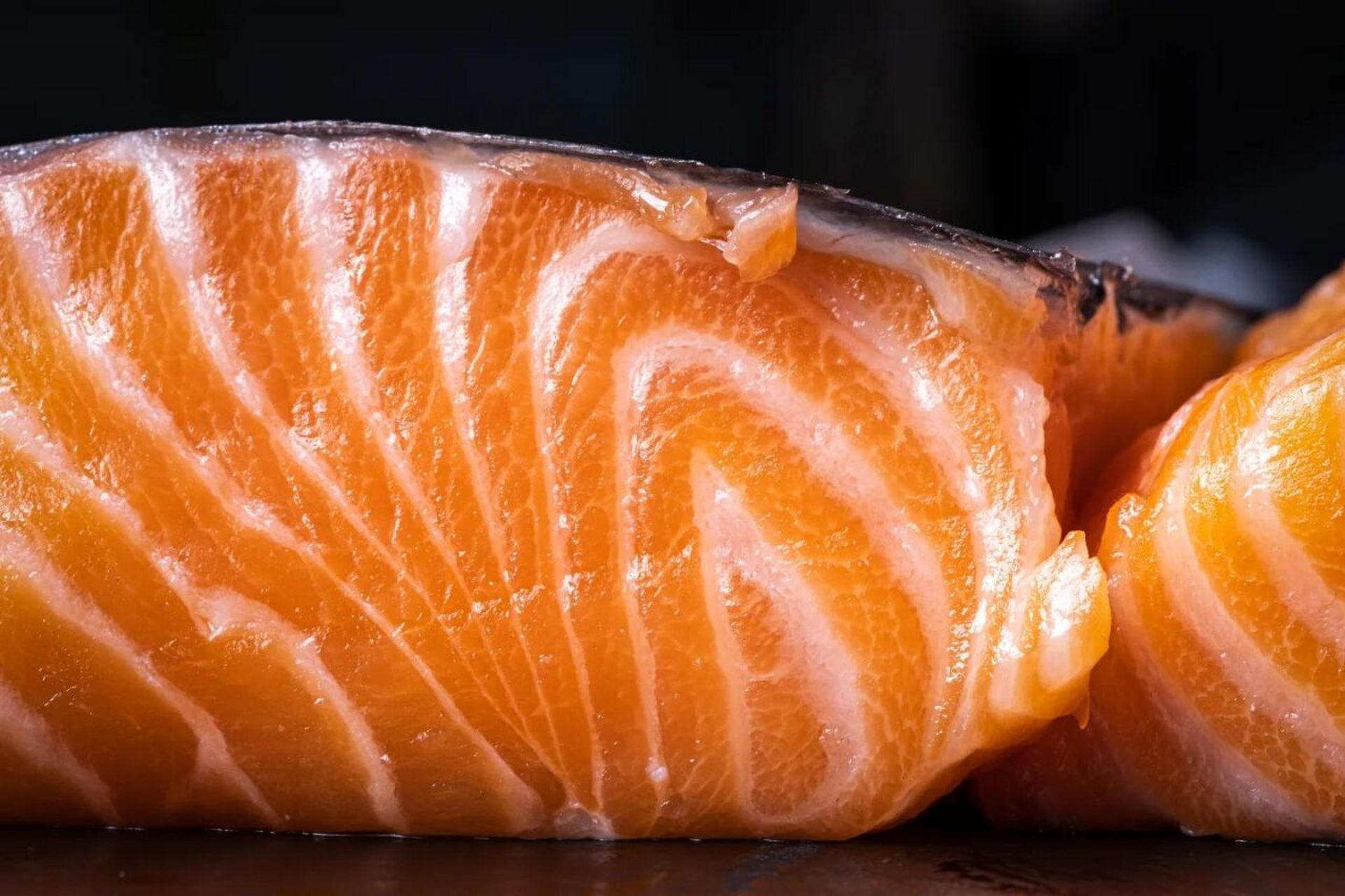 熟成三文鱼 dry ager 熟成柜 熟成三文鱼,熟成过程控制于摄氏1度及