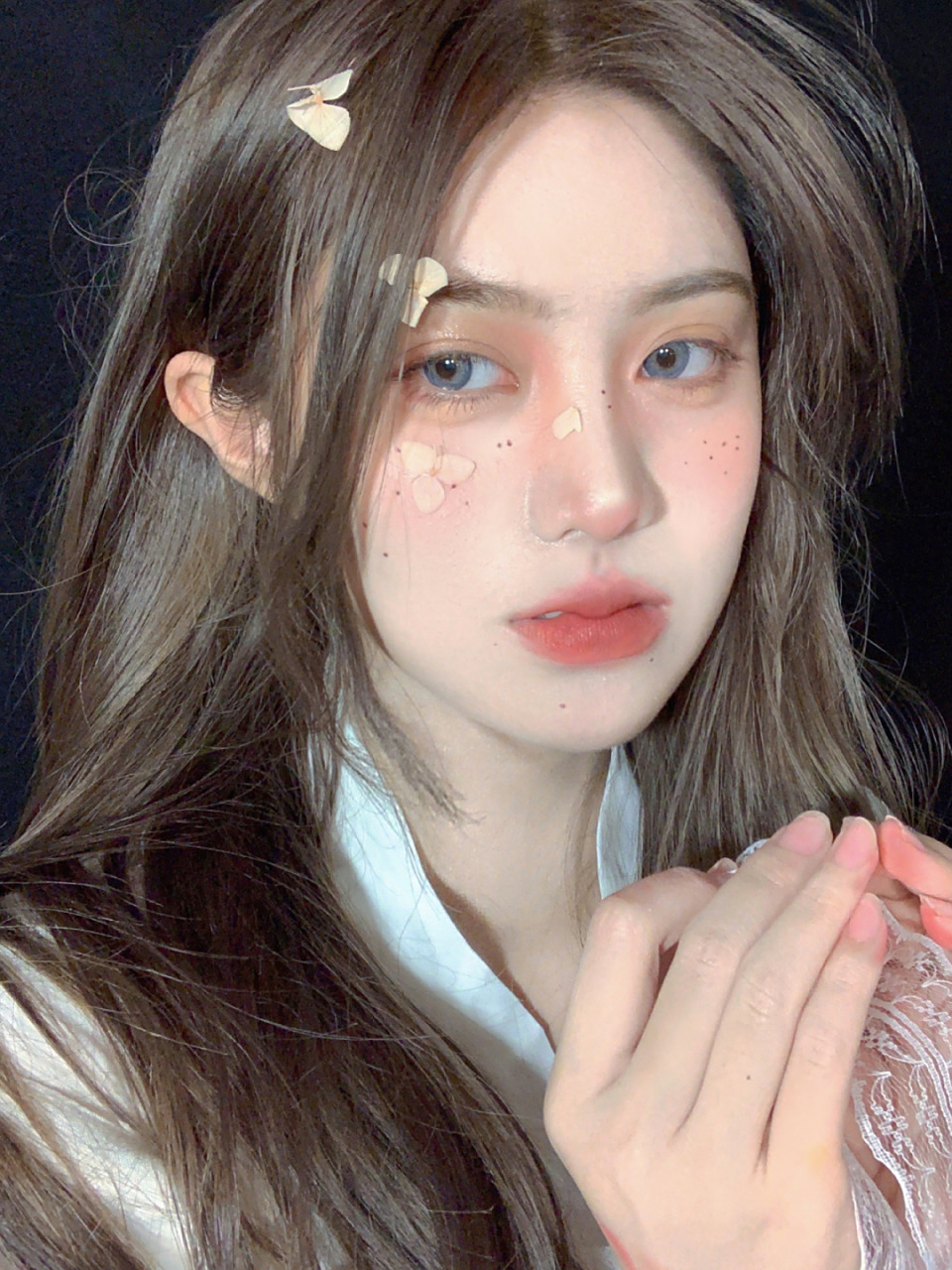 又是一期画中人仿妆,原作是画师 @gua老师画的连翘拟人