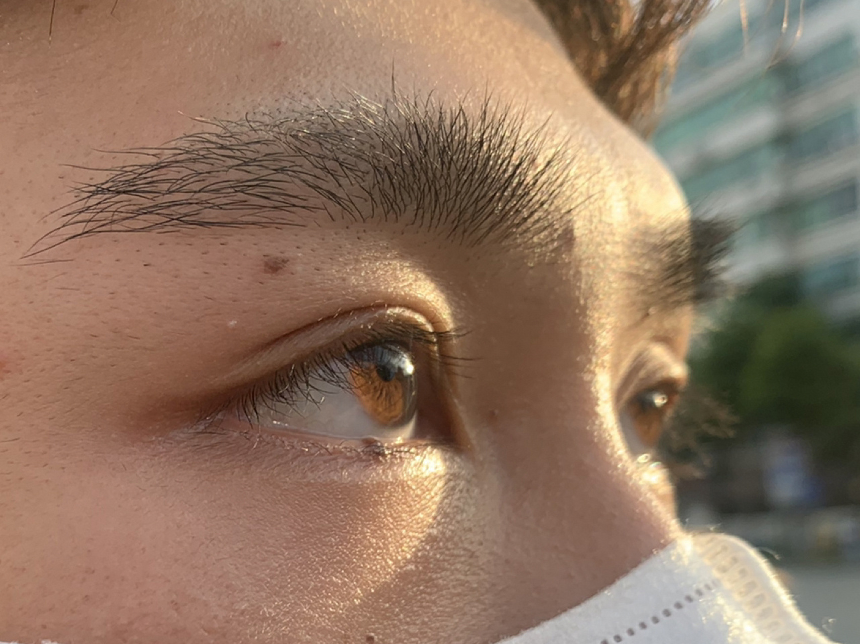 下眼睑泪痣|没落下的泪成了痣 再次望向你眼睛 无声无息 风平浪静