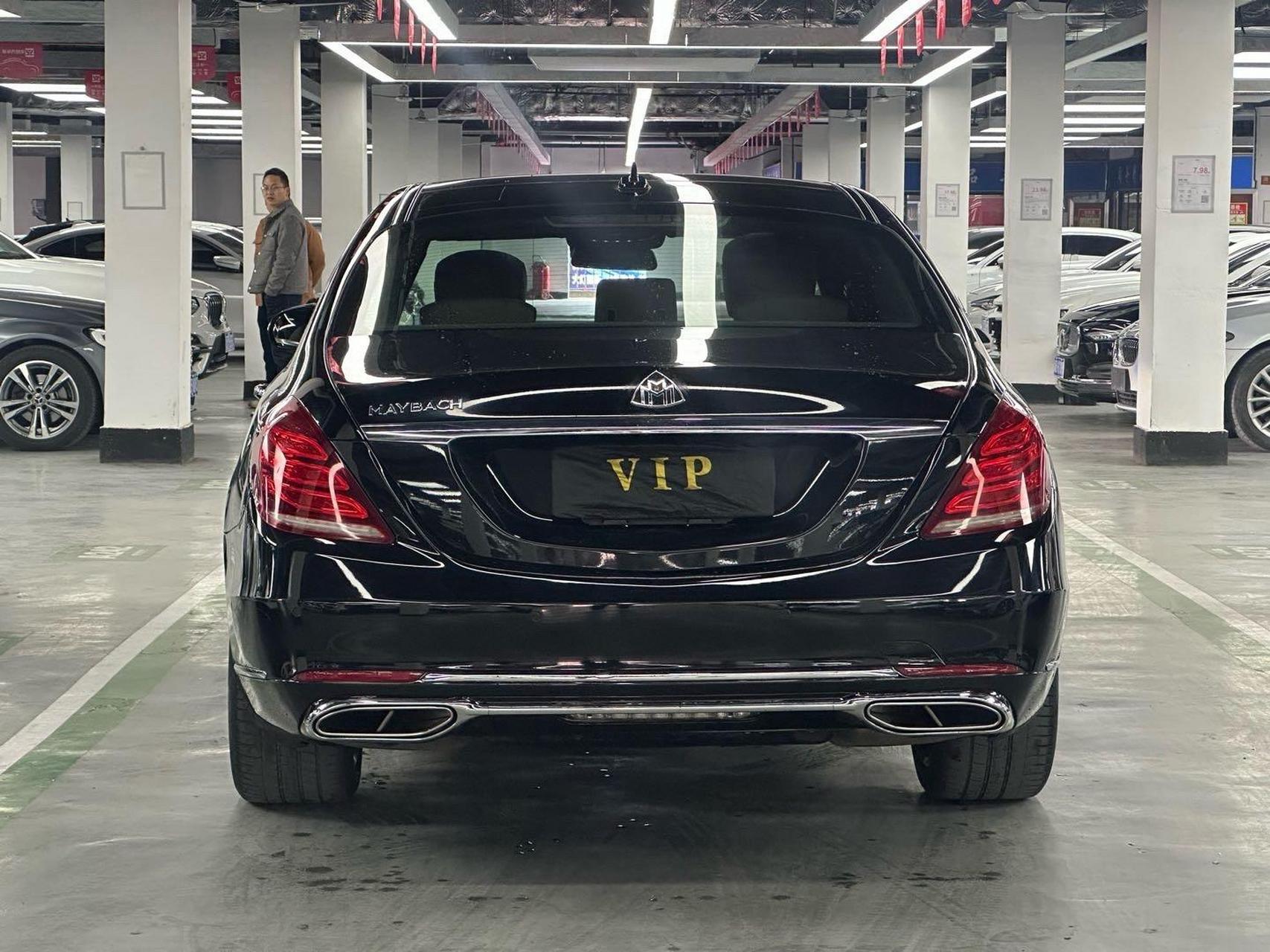 0t 表显里程:9万公里 车况说明:15年奔驰s320l,车况精品全车原版只有