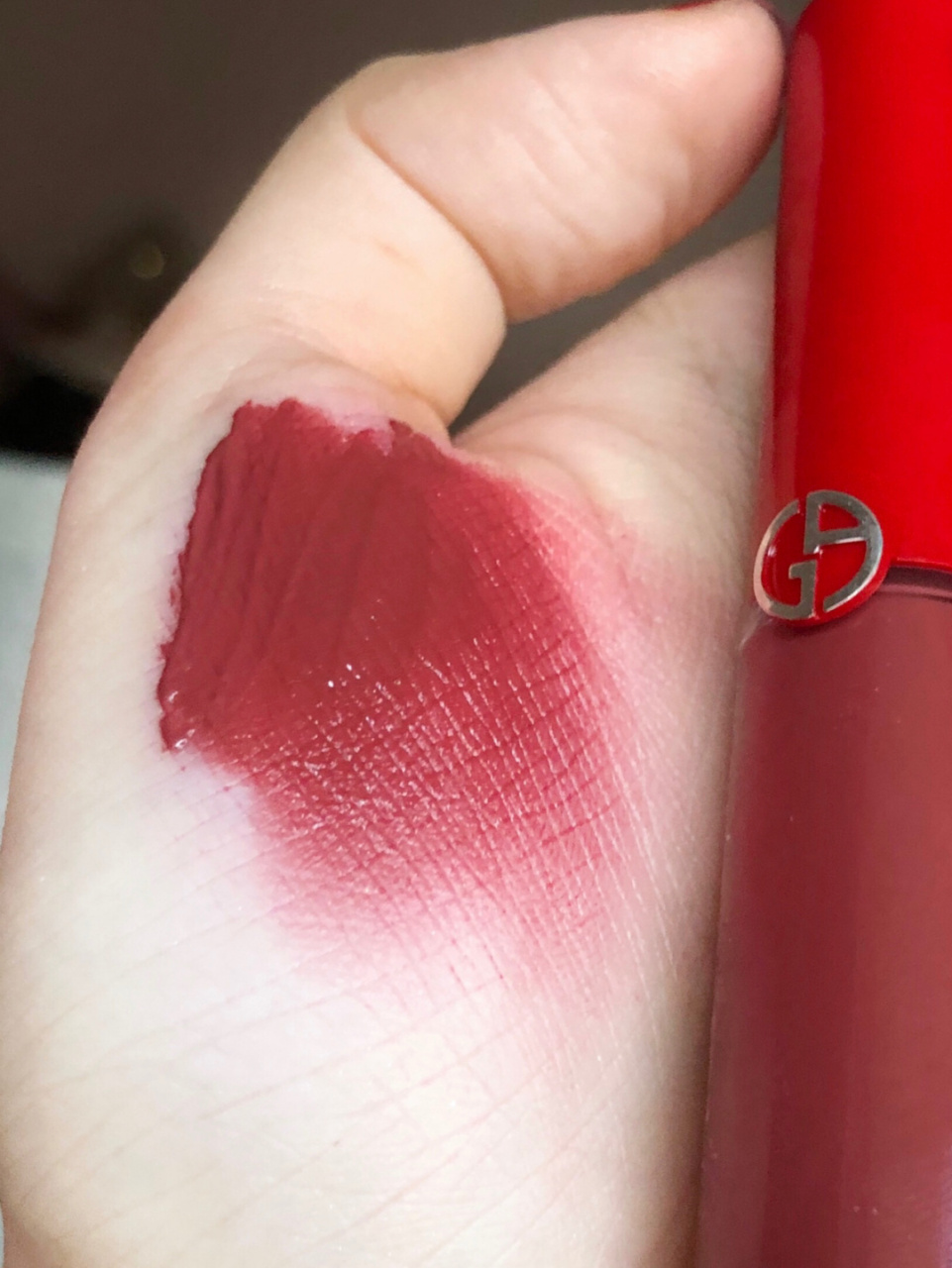 今天po一只超级好看的阿玛尼新色唇釉 ✔️#524 这支是我觉得上嘴