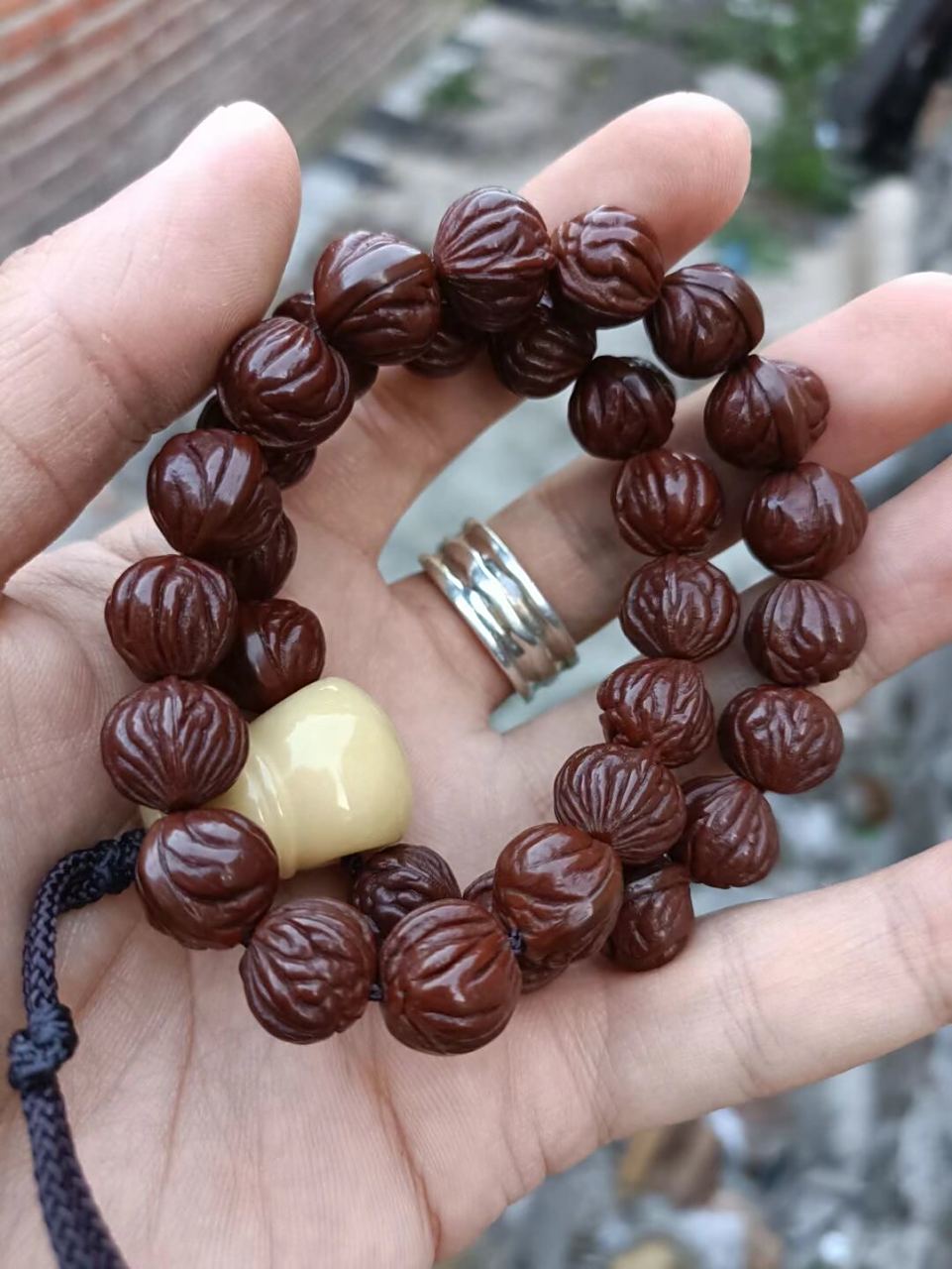 桃核手串 桃核手串,三年蜕变,完全玉化包浆,收藏款
