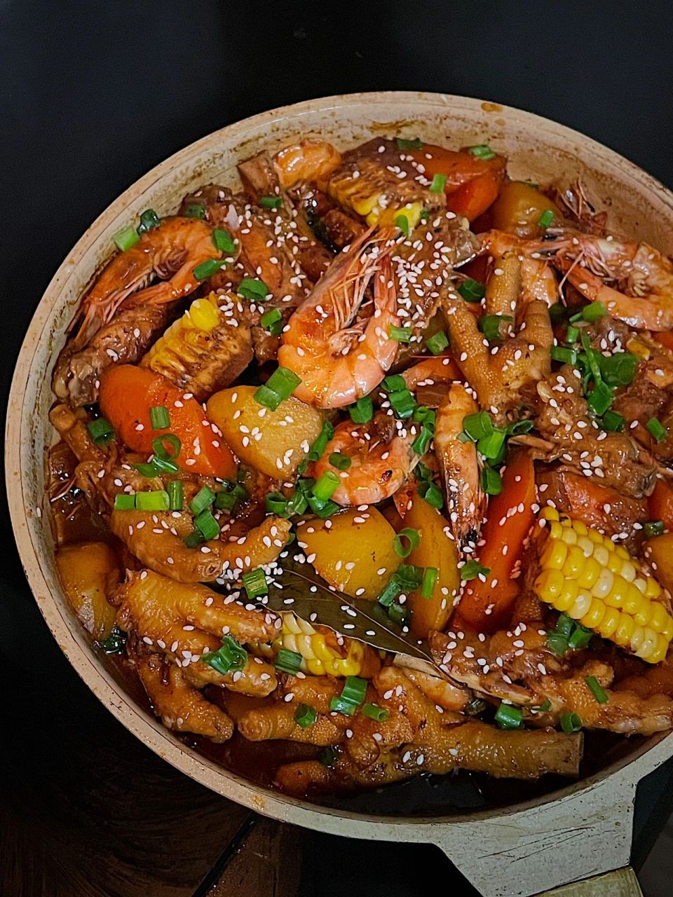 鸡爪明虾煲一锅出 这样做超级下饭!