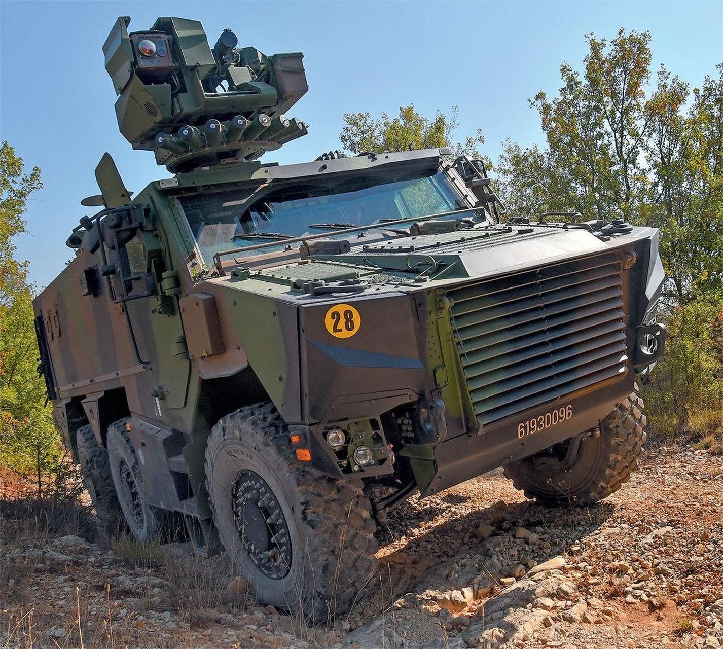 法军新型装甲车—vbmr,该车又名"狮鹫"或"格里芬"装甲车,作为法国陆军