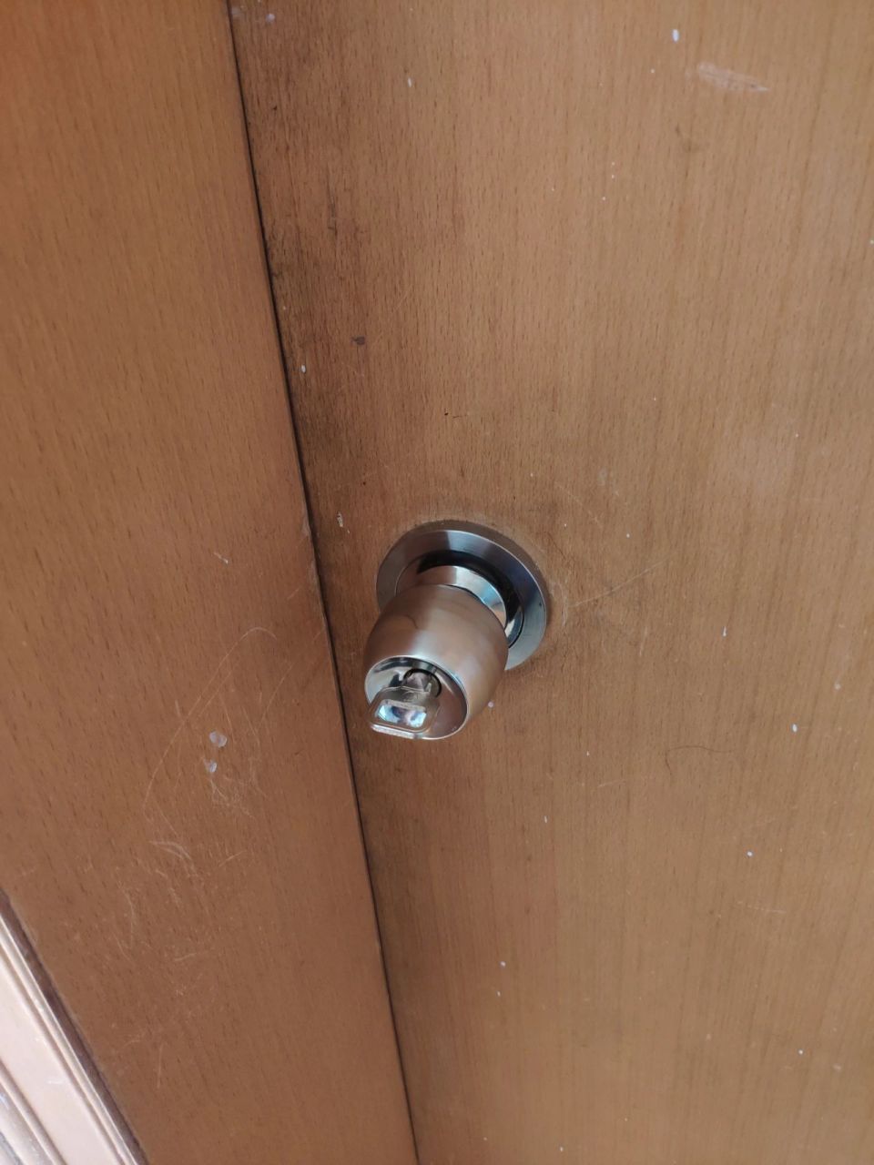 上次是不会开,这次是不会锁